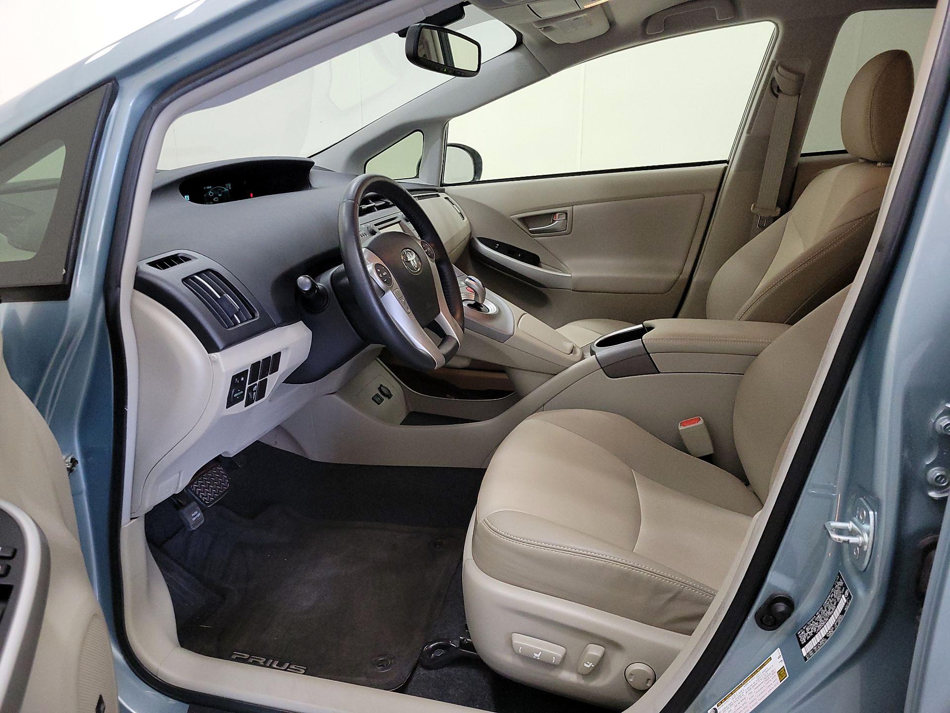 Thumbnail: 2014 Toyota Prius - 11