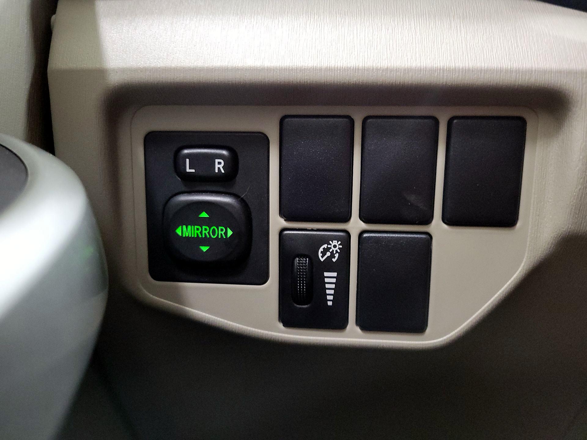Thumbnail: 2014 Toyota Prius - 13