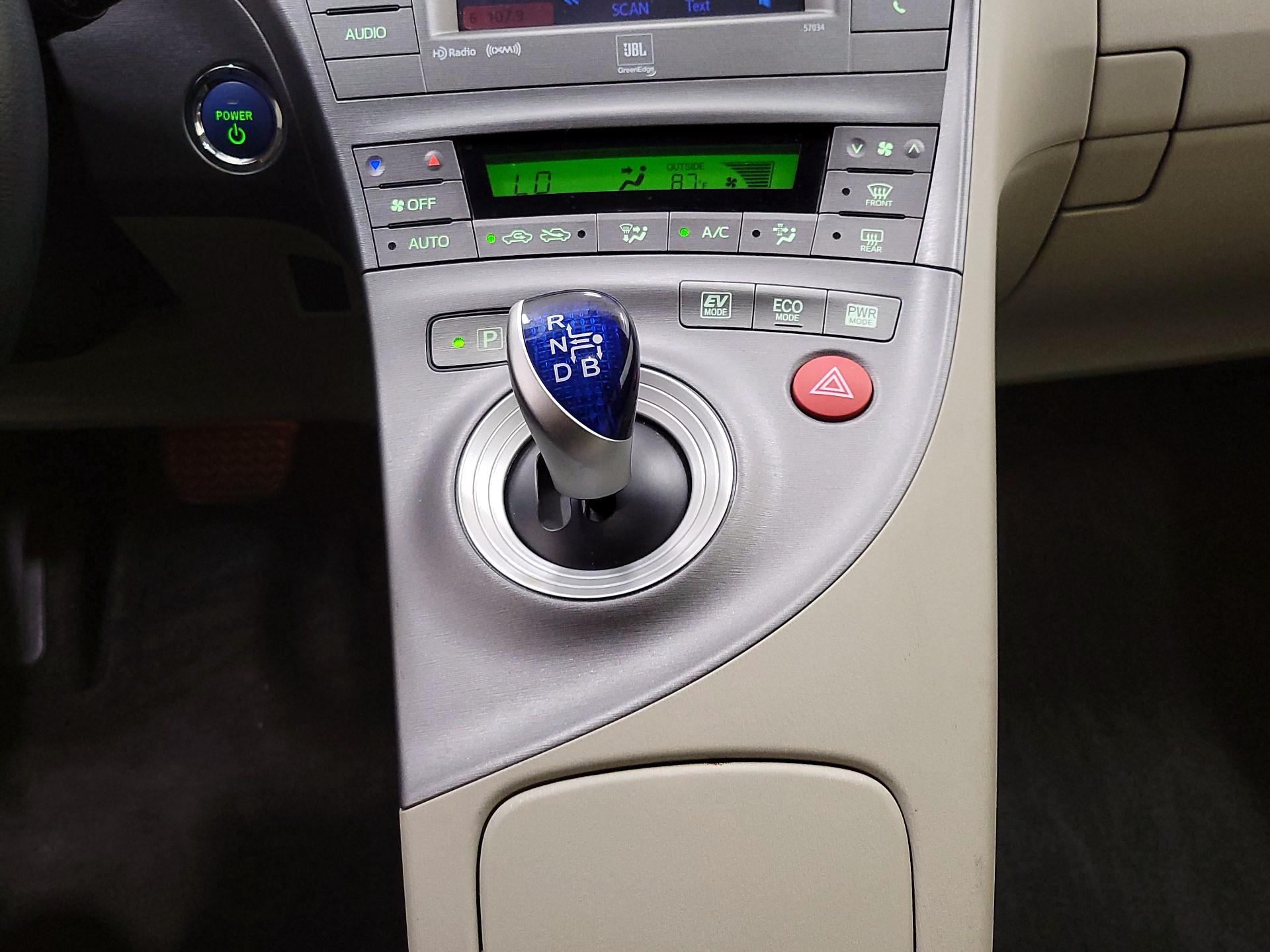 Thumbnail: 2014 Toyota Prius - 17
