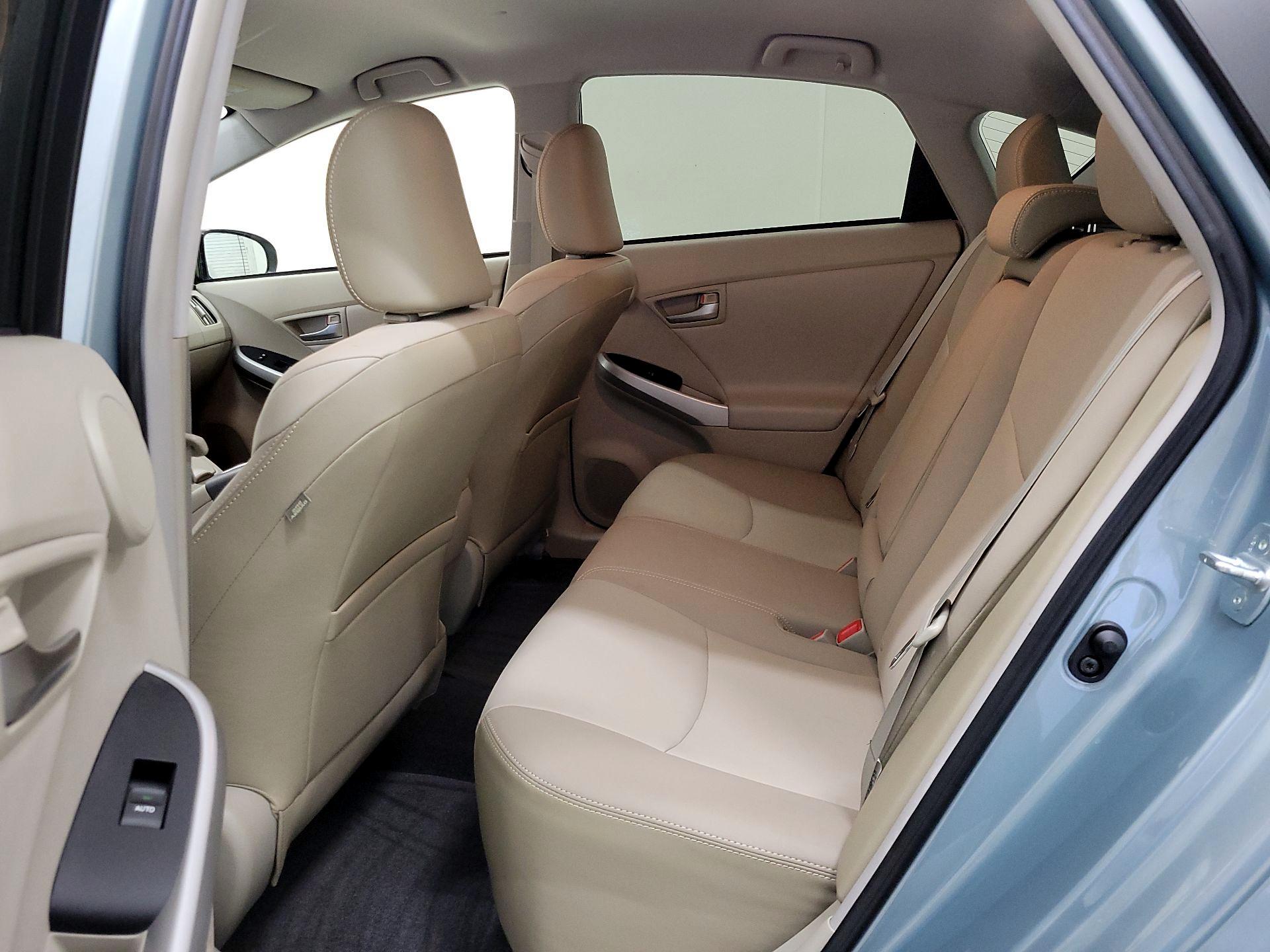 Thumbnail: 2014 Toyota Prius - 18