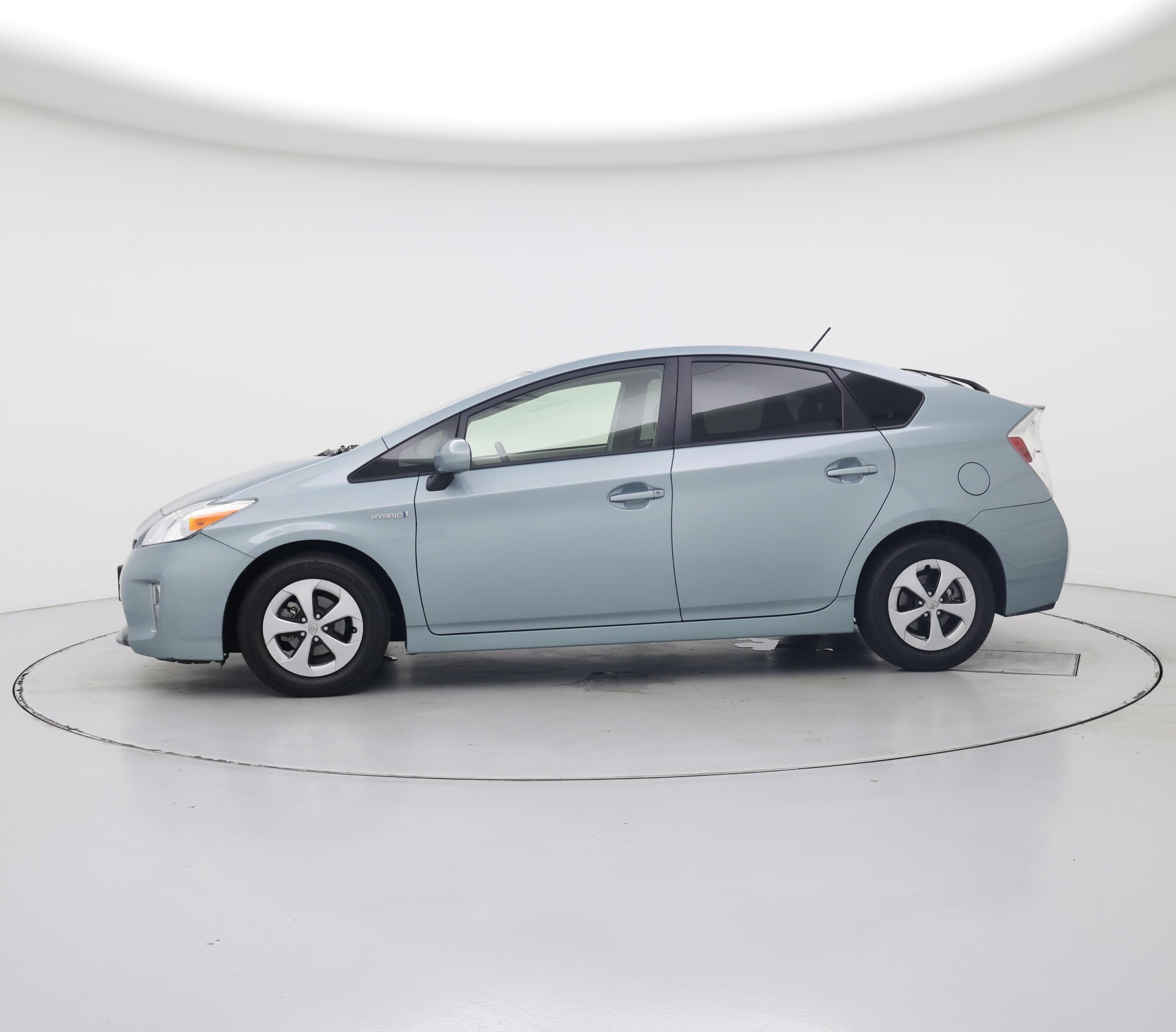 Thumbnail: 2014 Toyota Prius - 3