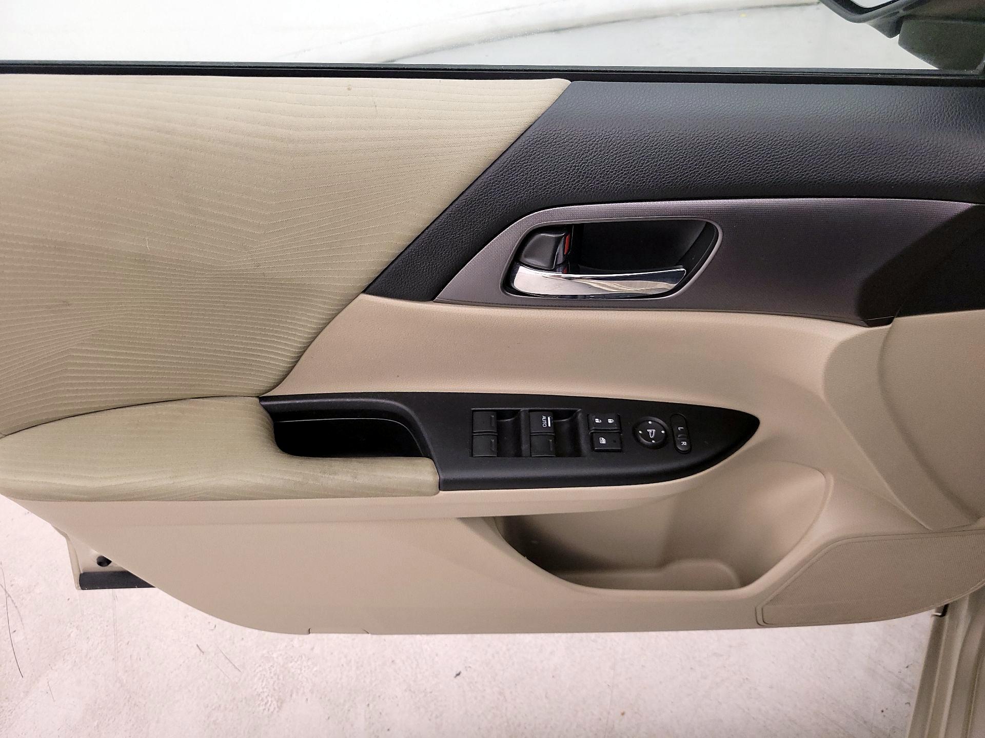 Thumbnail: 2015 Honda Accord - 12