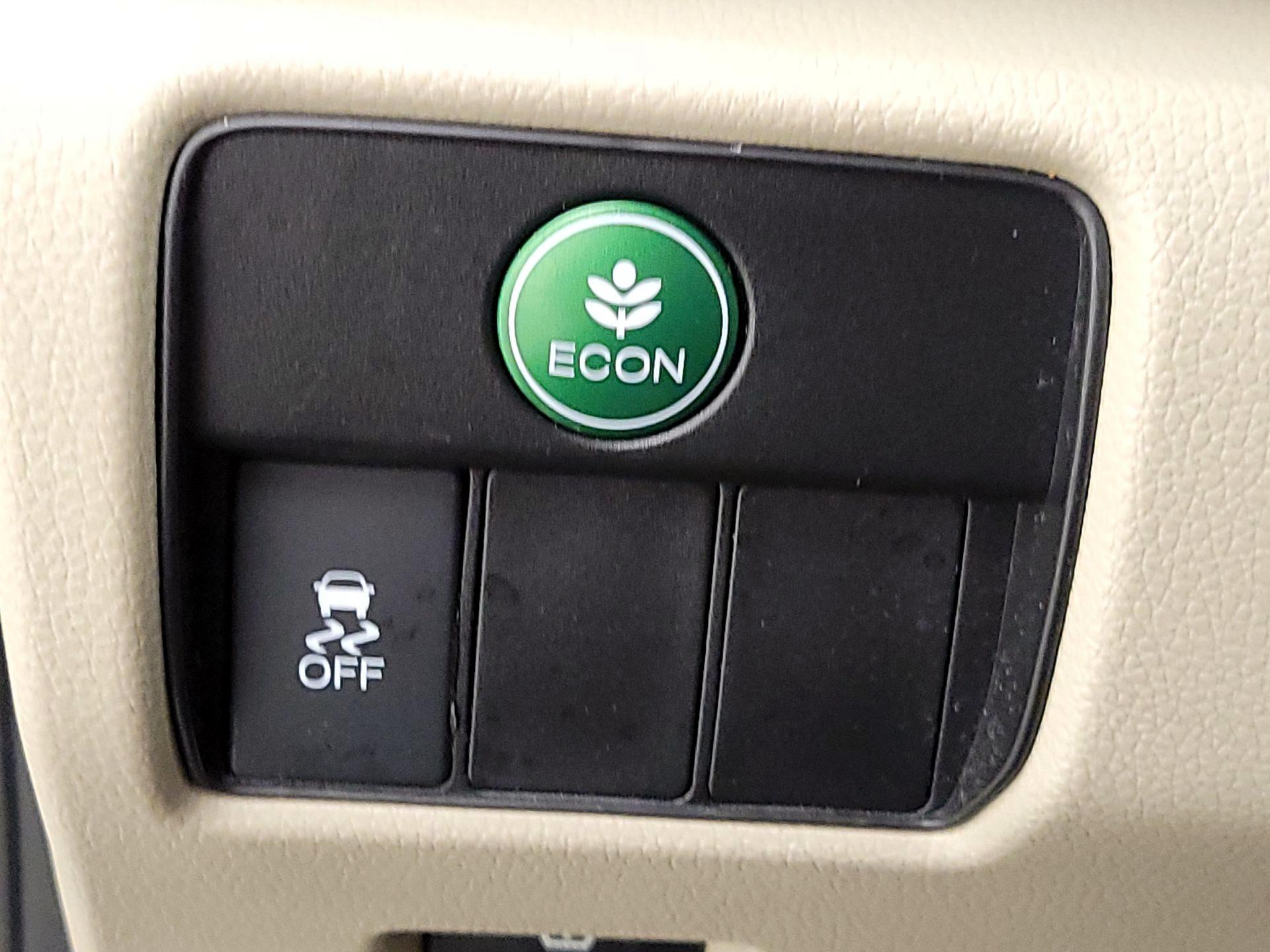 Thumbnail: 2015 Honda Accord - 13