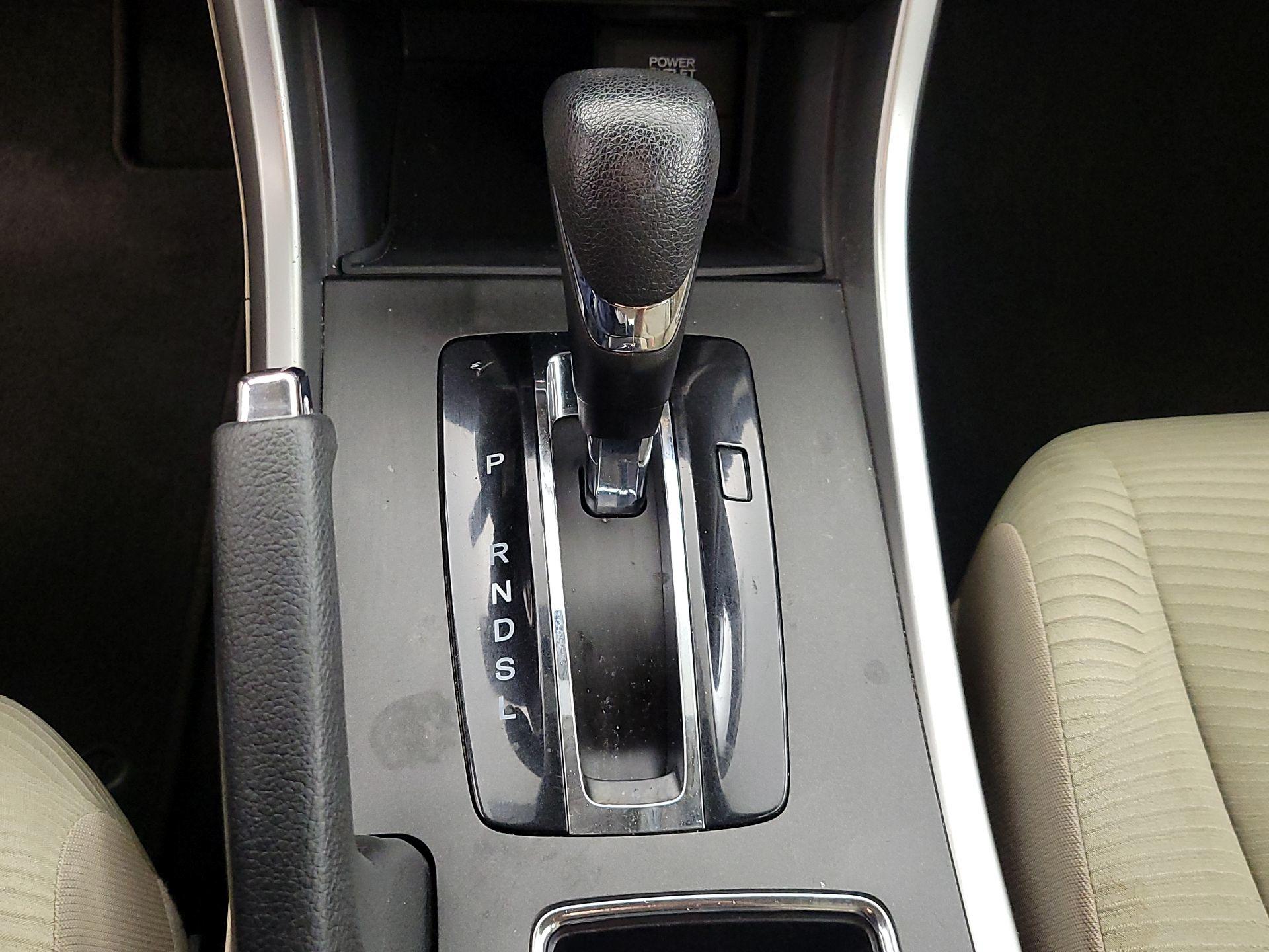 Thumbnail: 2015 Honda Accord - 17