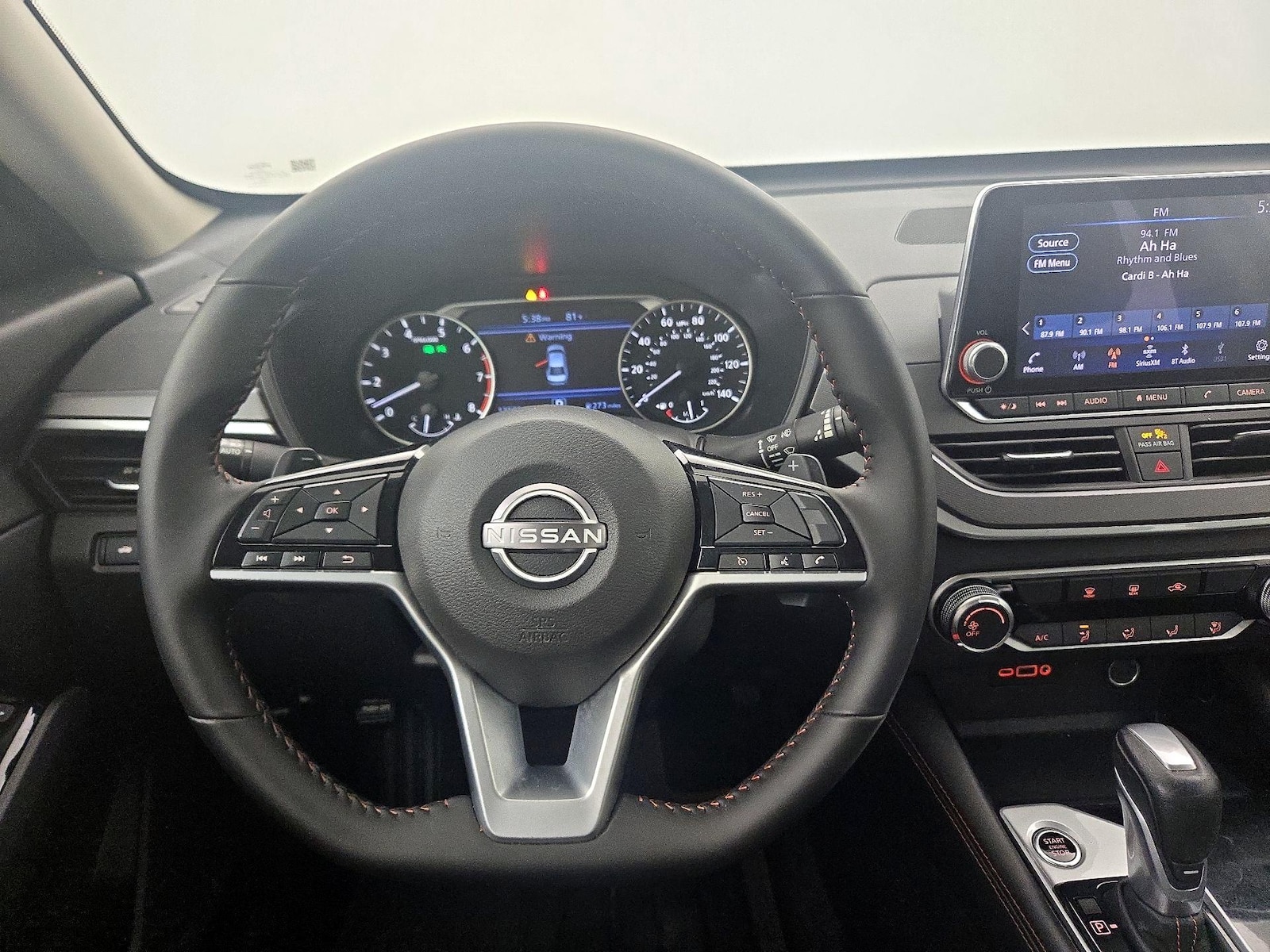 2025 Nissan Altima SR - Photo 11