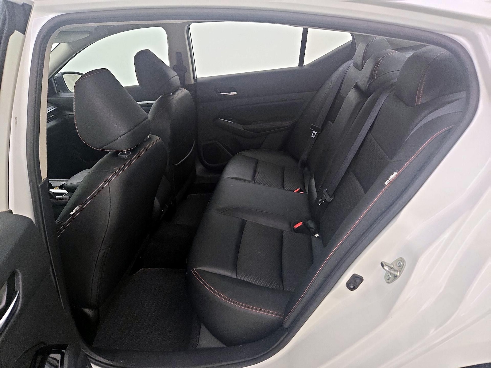 2025 Nissan Altima SR - Photo 20