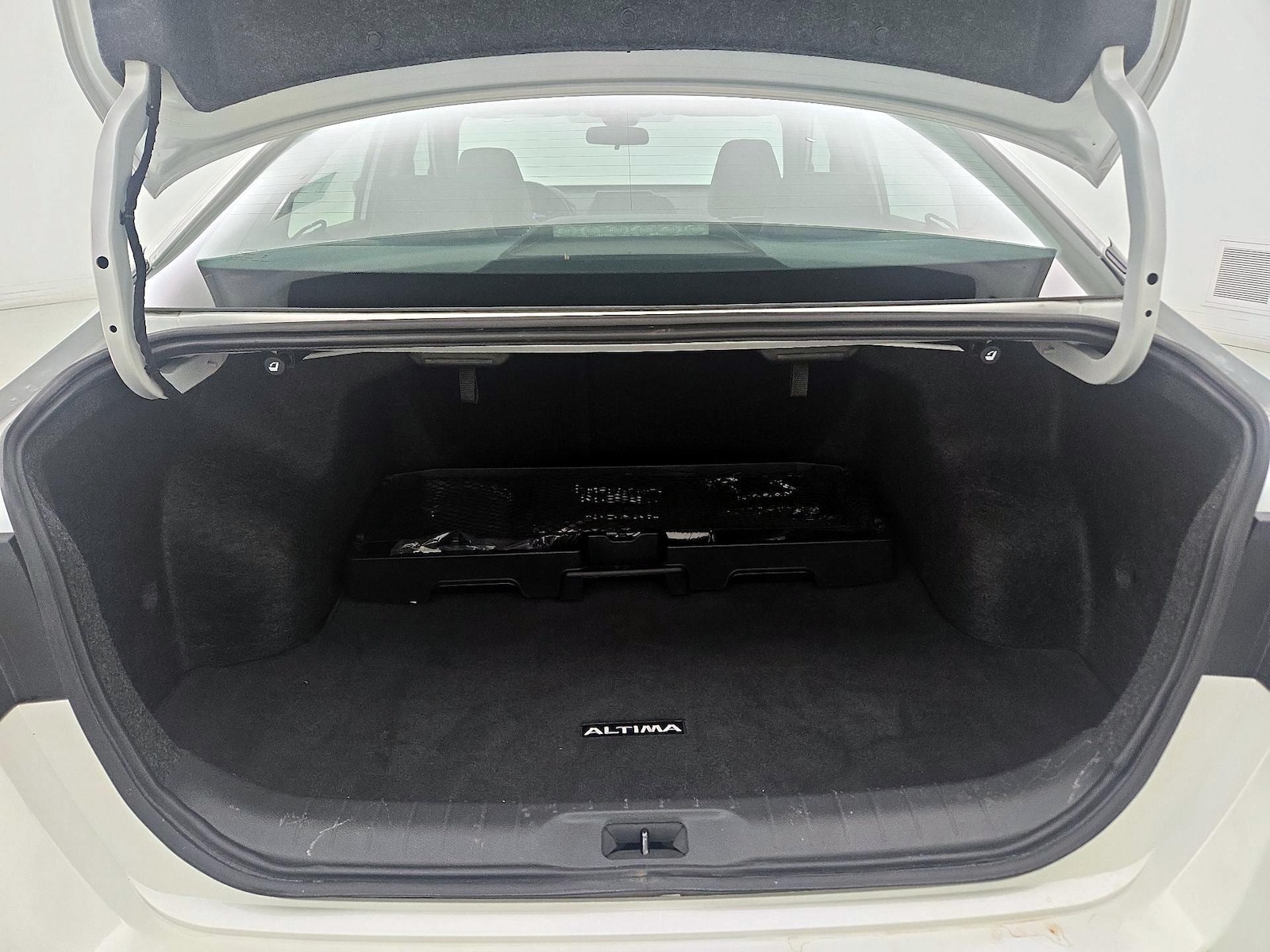 2025 Nissan Altima SR - Photo 21