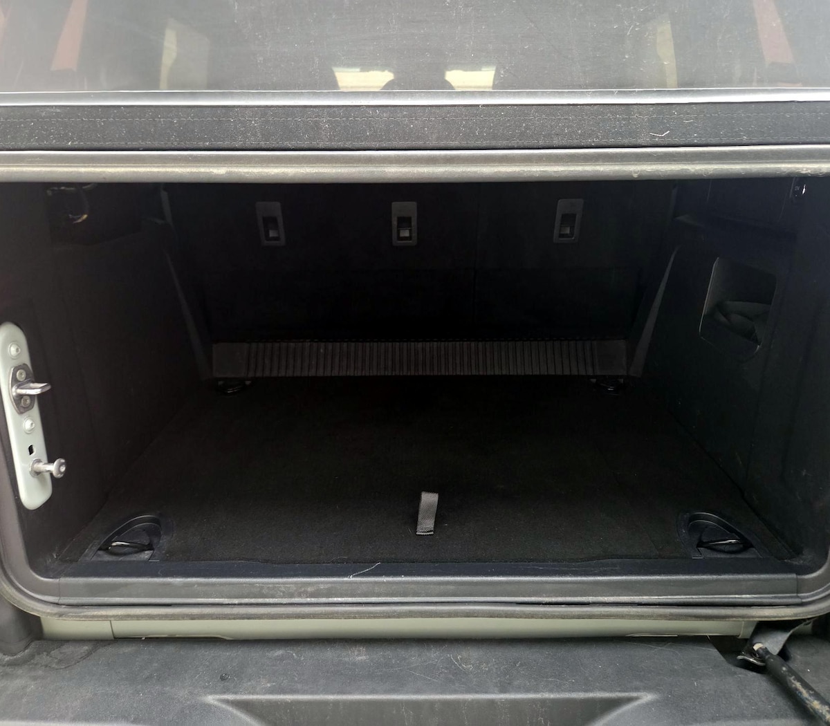 Trunk/Cargo (Seats Up)