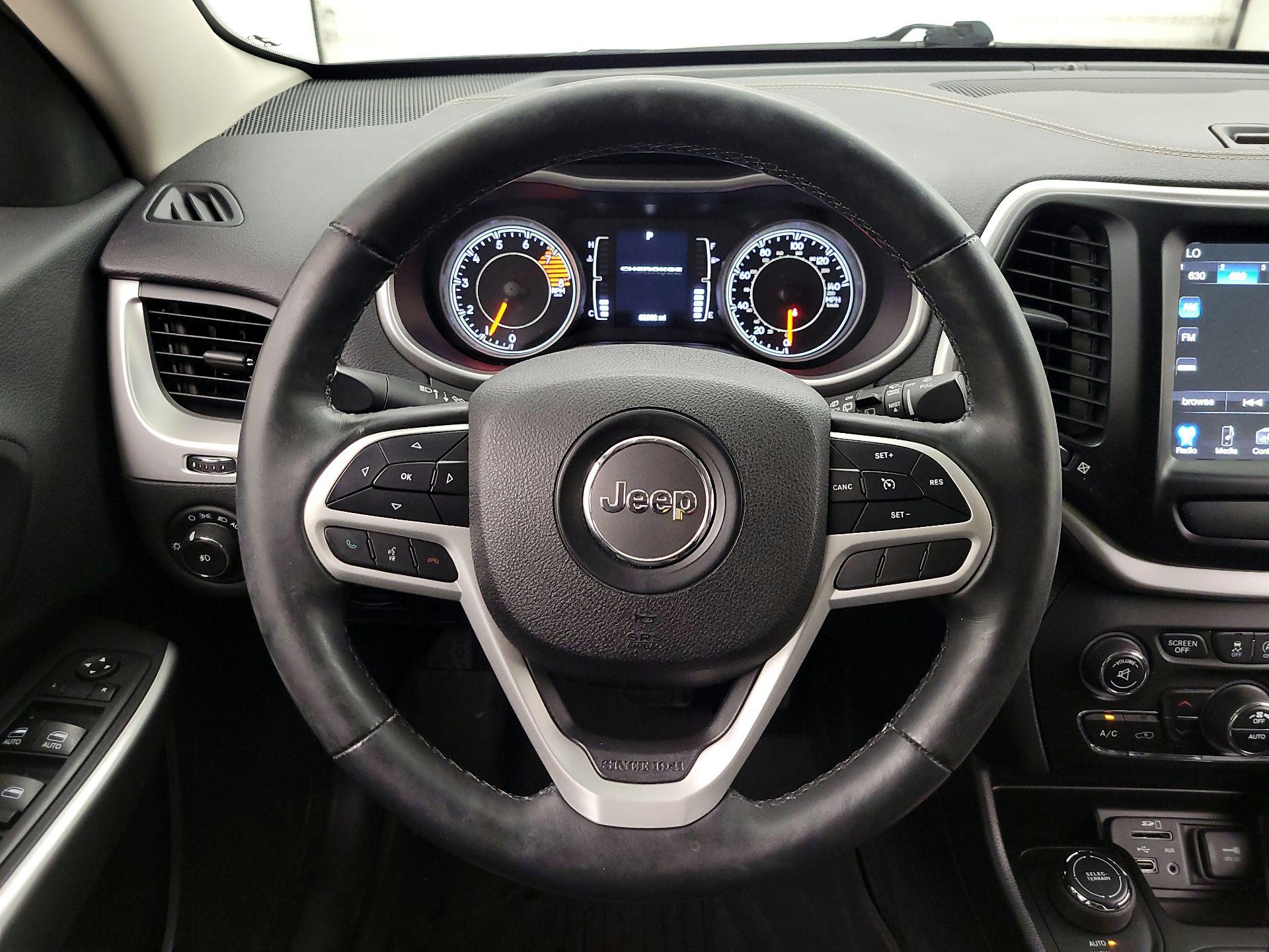 Thumbnail: 2018 Jeep Cherokee - 10
