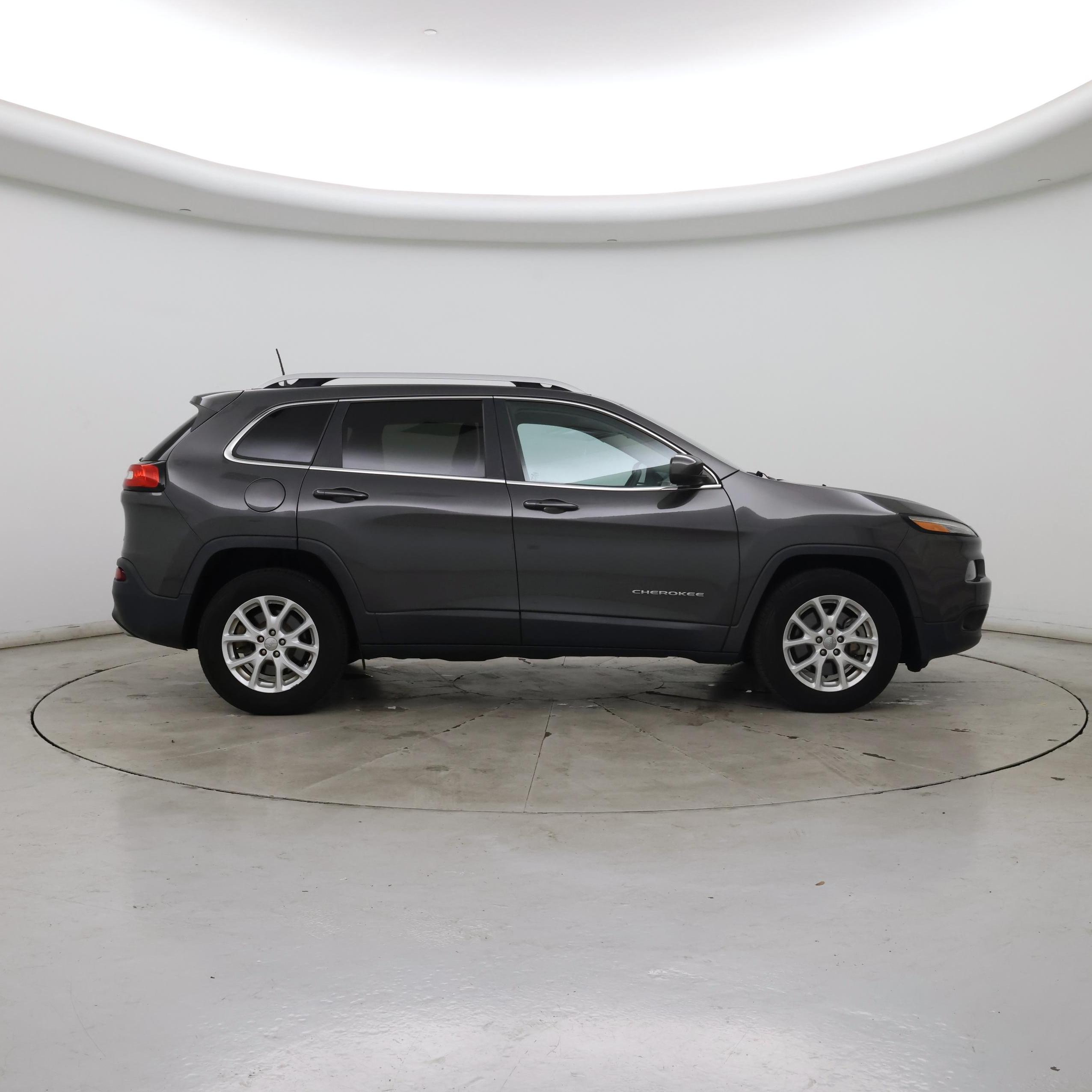 Thumbnail: 2018 Jeep Cherokee - 7