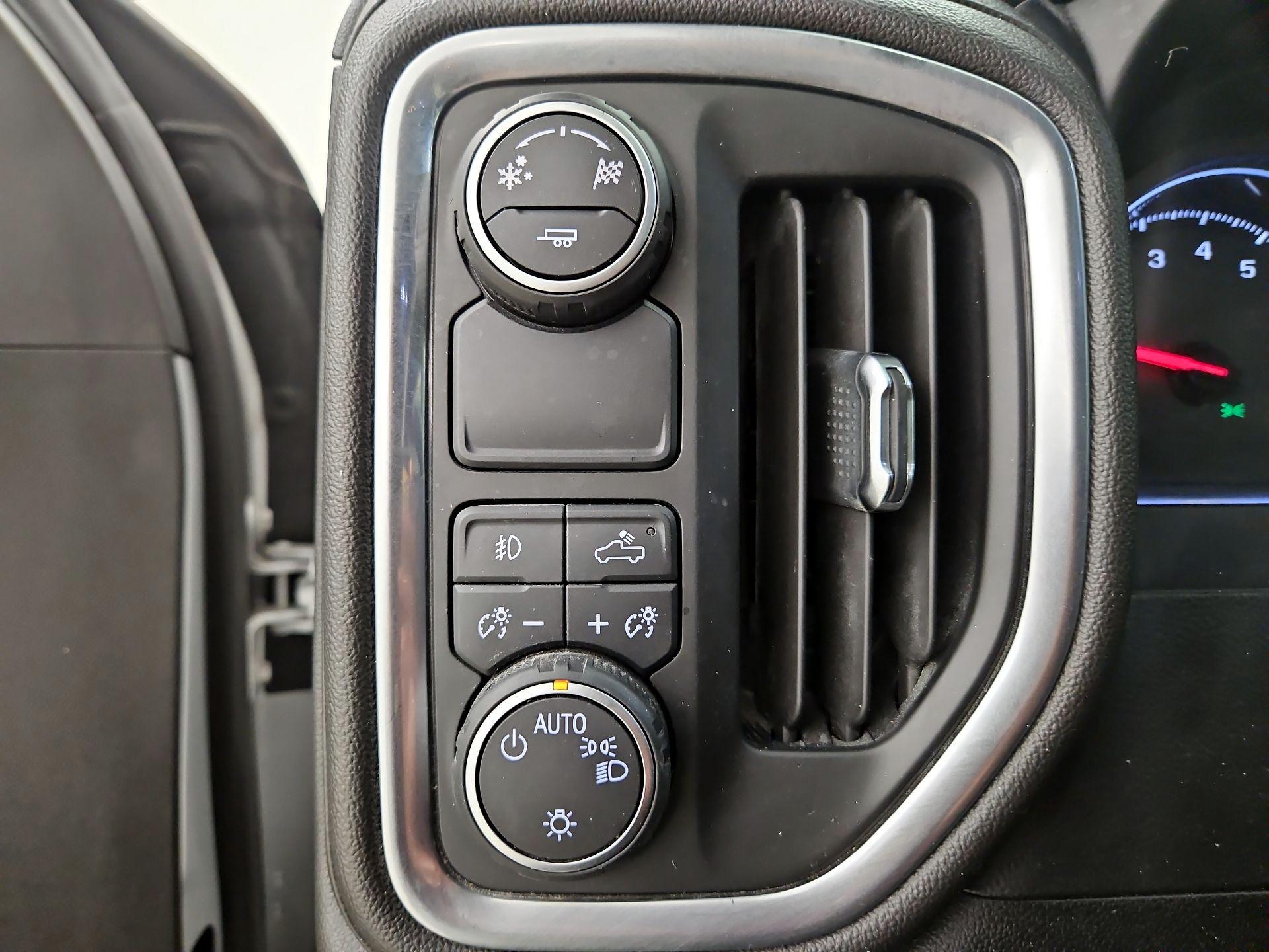 Thumbnail: 2019 Chevrolet Silverado 1500 - 13