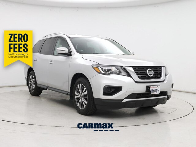 Silver 2017 Nissan Pathfinder SUV / Crossover Front-Wheel Drive Automatic