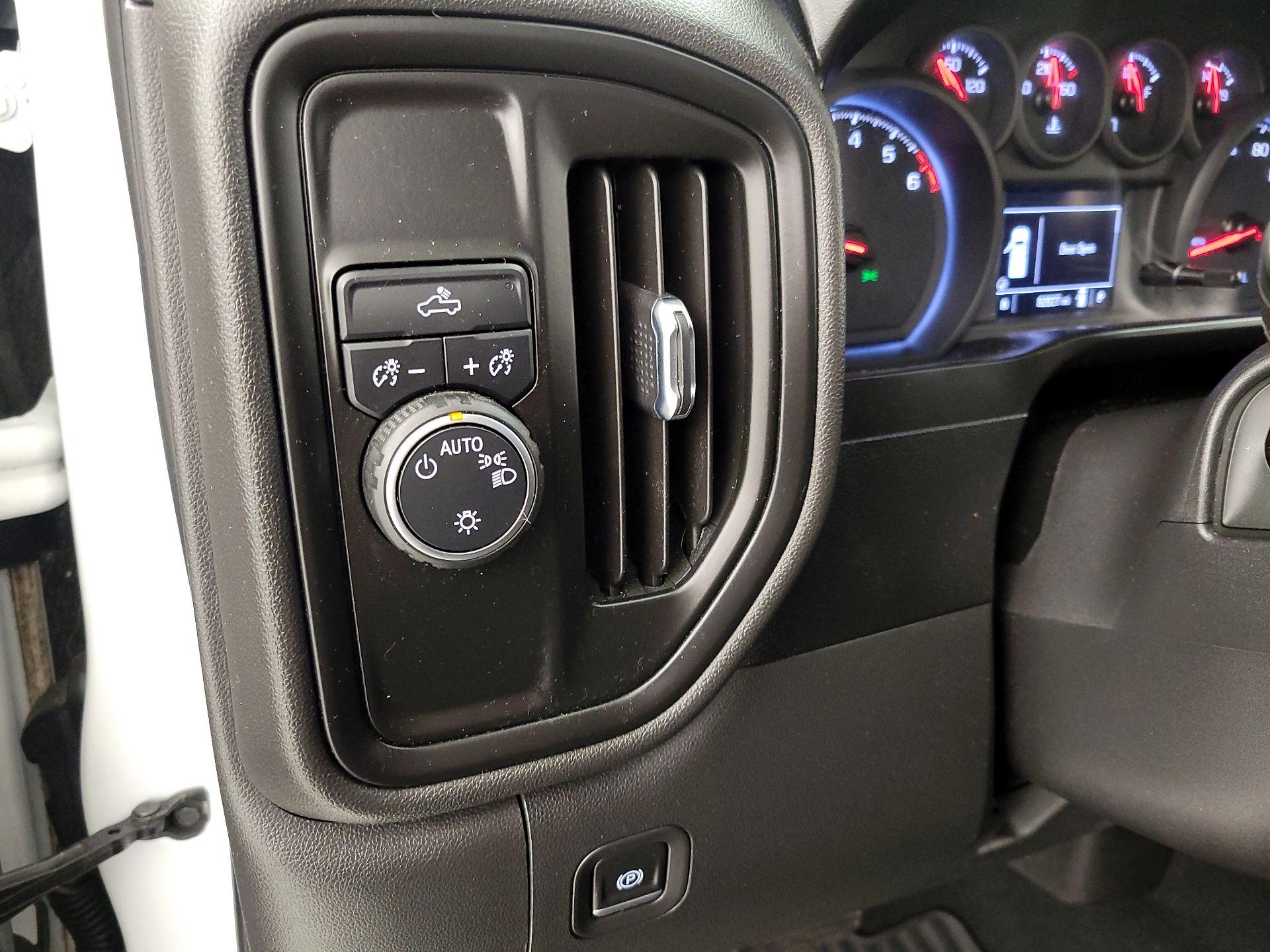 Thumbnail: 2021 Chevrolet Silverado 1500 - 13