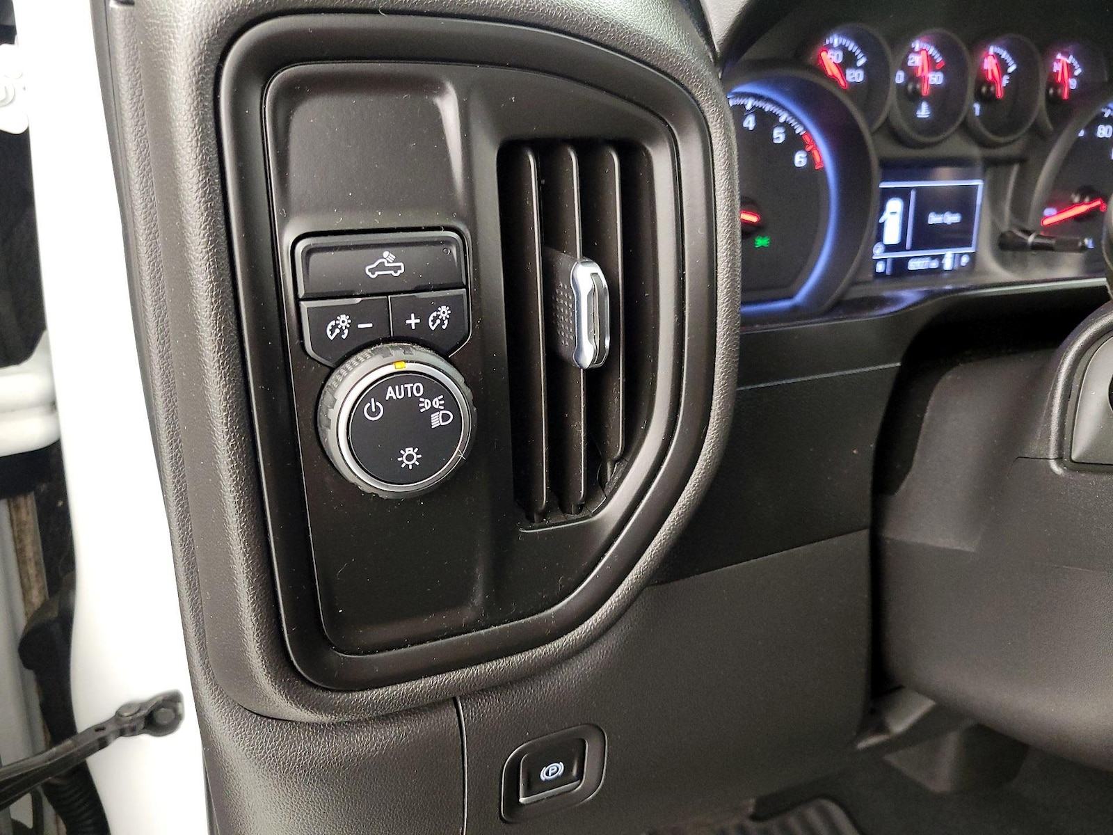 2021 Chevrolet Silverado 1500 Custom - Photo 14