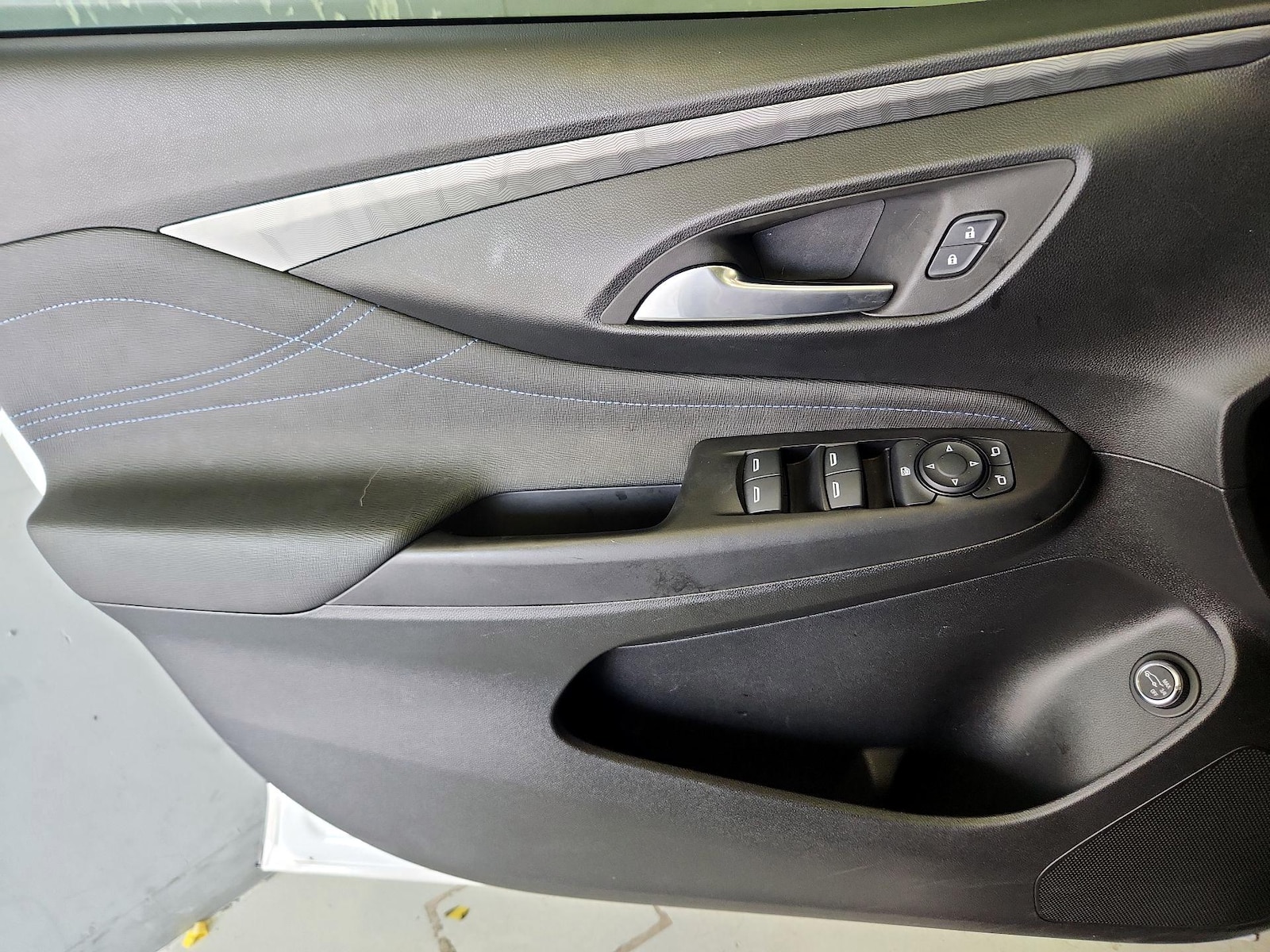 2025 Buick Envista Sport Touring - Photo 13