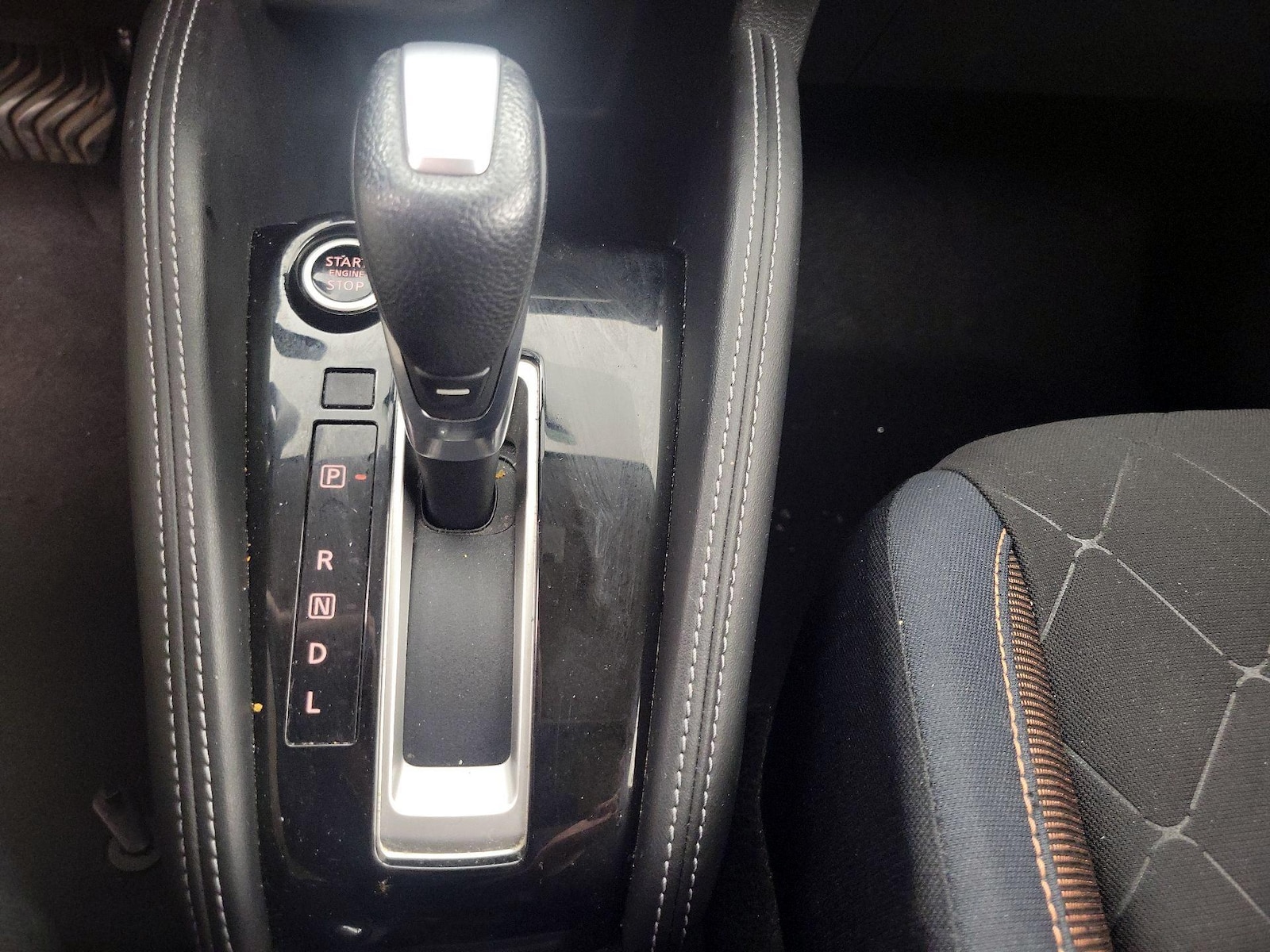 2018 Nissan Kicks SR - Photo 18