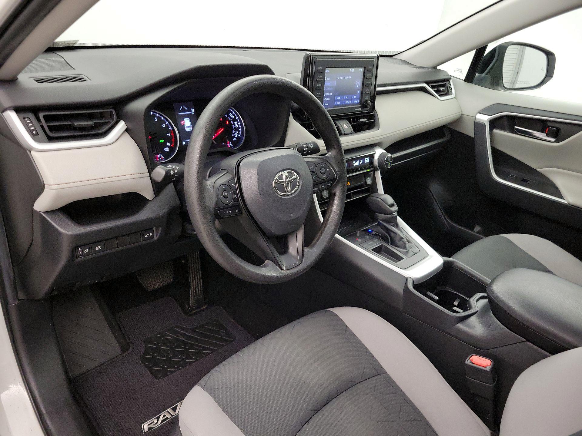 Thumbnail: 2022 Toyota RAV4 - 9