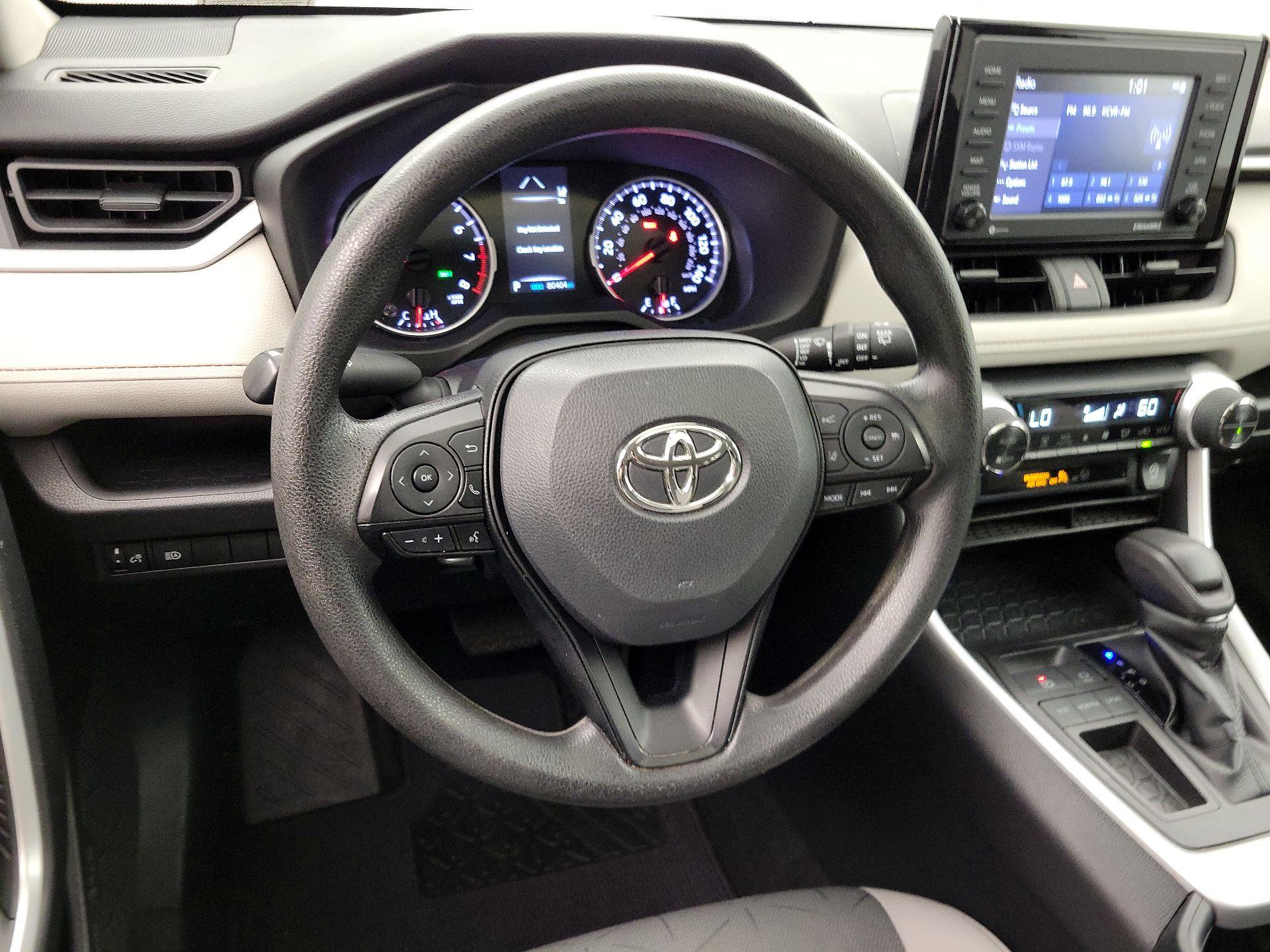 Thumbnail: 2022 Toyota RAV4 - 10