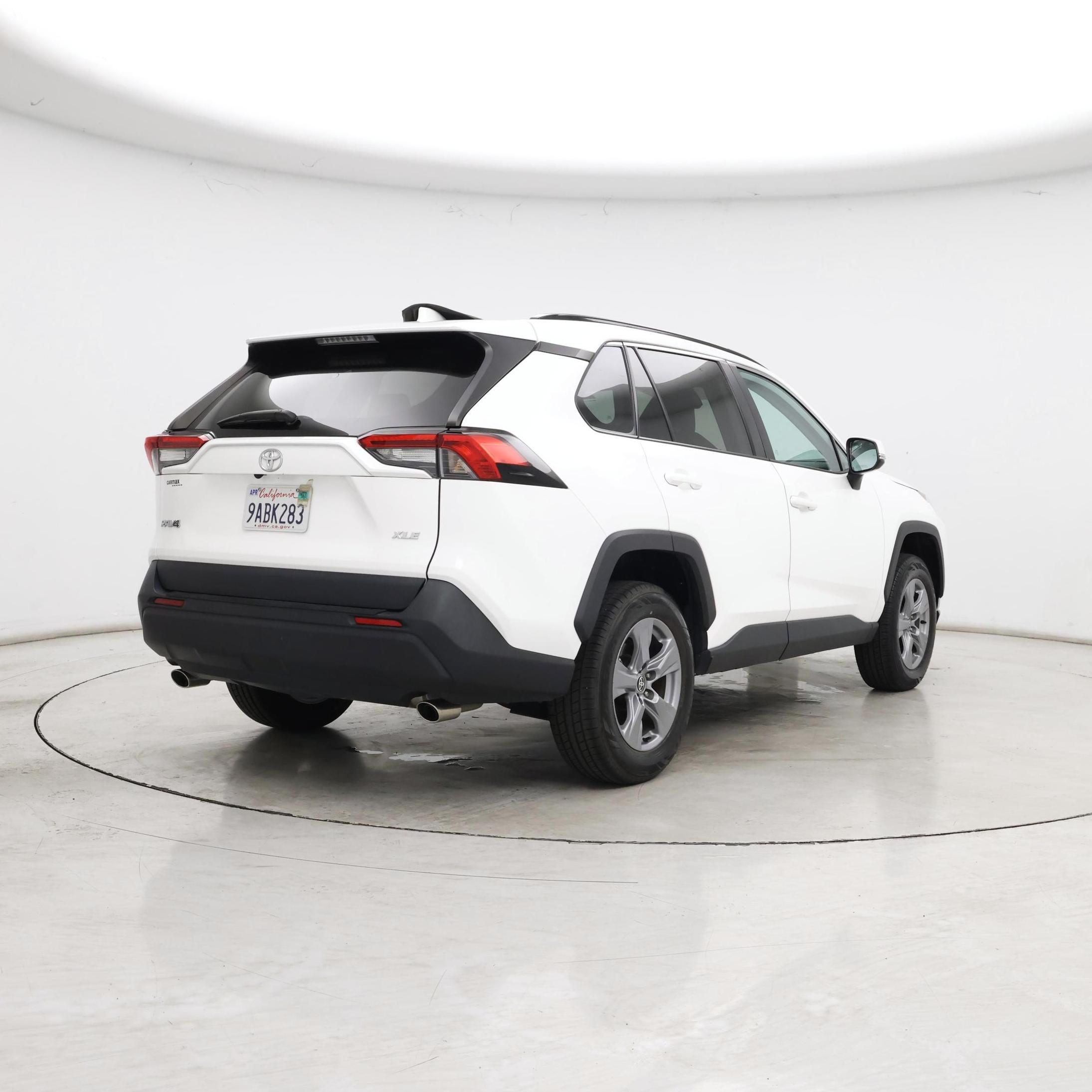 Thumbnail: 2022 Toyota RAV4 - 8