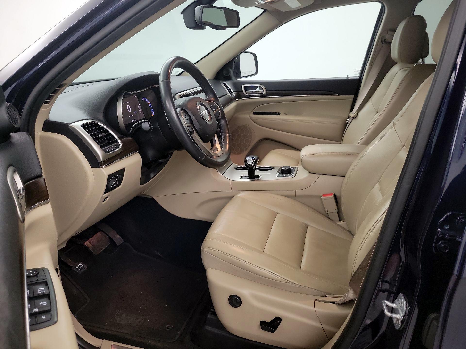 Thumbnail: 2015 Jeep Grand Cherokee - 11