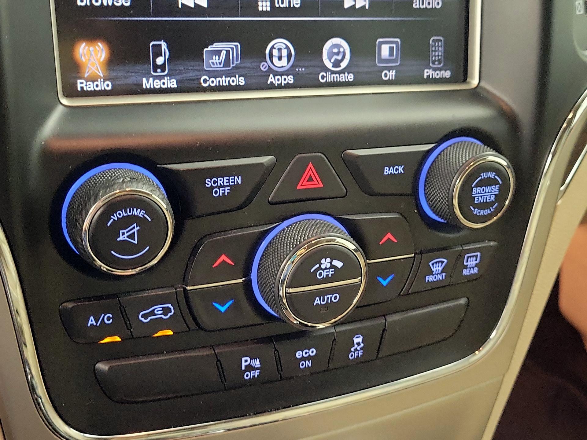 Thumbnail: 2015 Jeep Grand Cherokee - 16