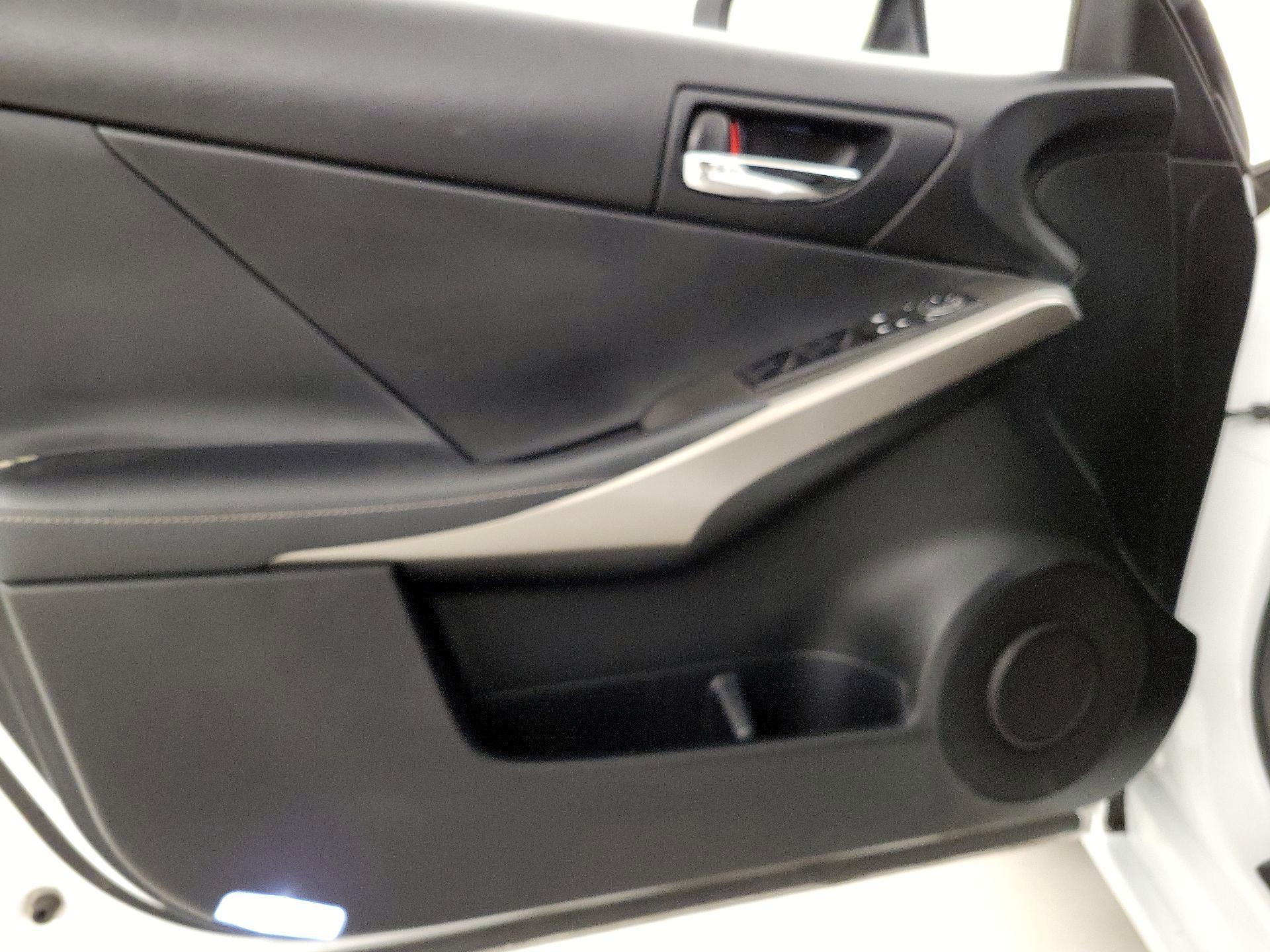 Thumbnail: 2015 Lexus IS - 12