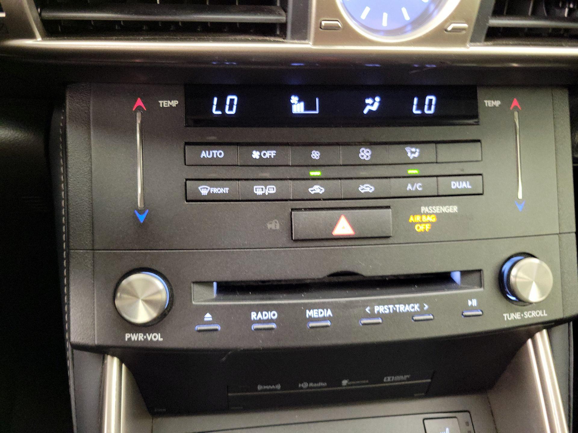 Thumbnail: 2015 Lexus IS - 16