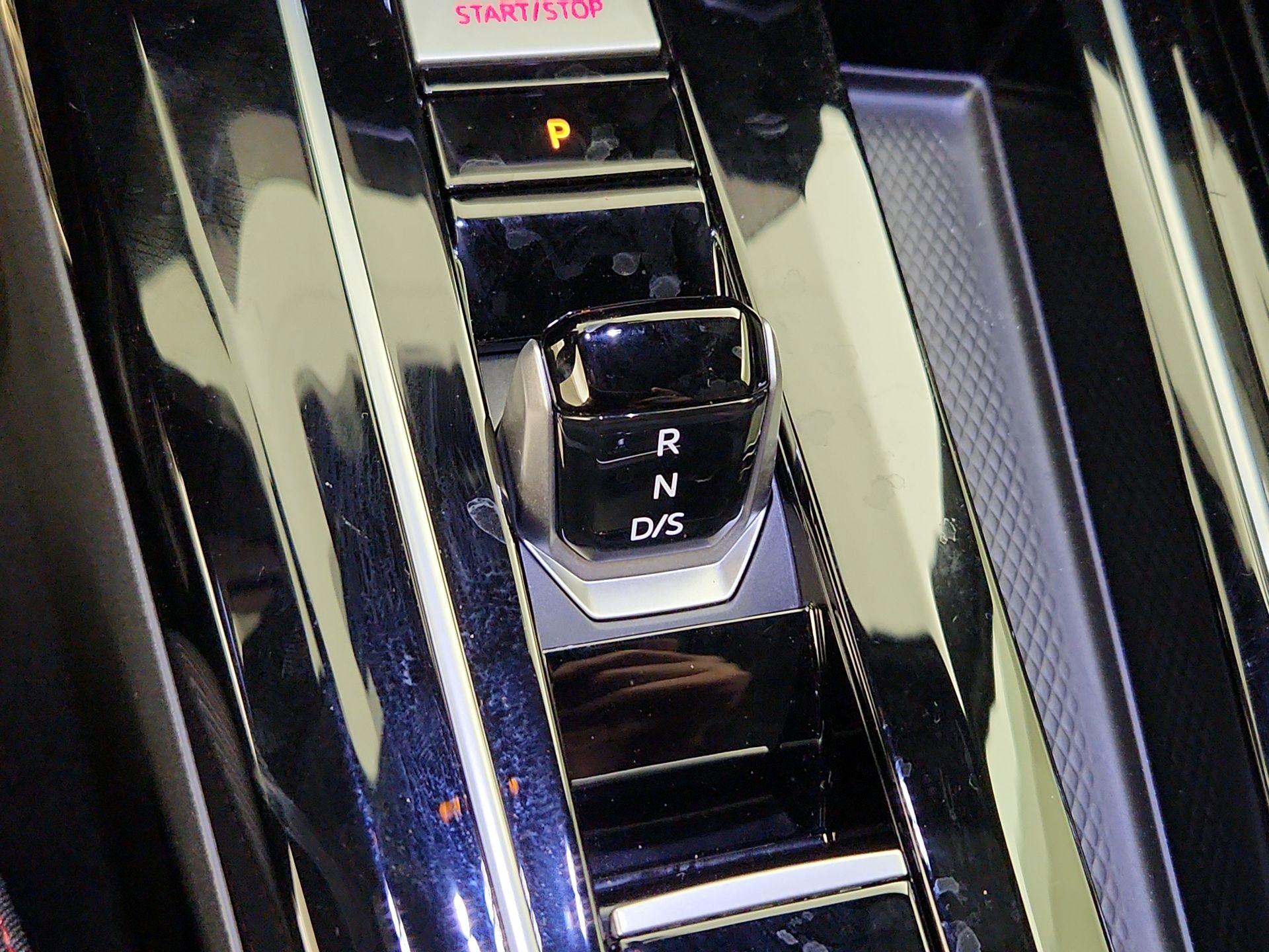 Thumbnail: 2025 Volkswagen Golf - 18
