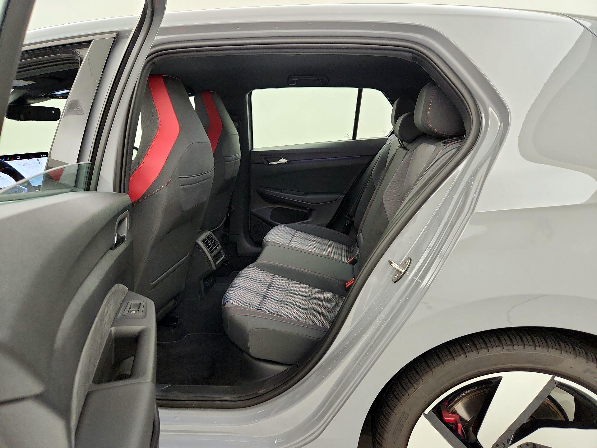 Thumbnail: 2025 Volkswagen Golf - 20