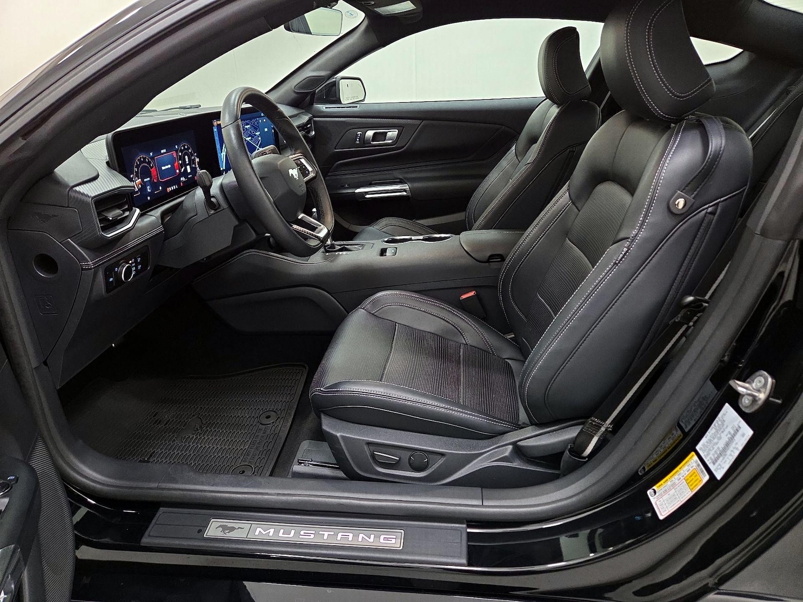 2025 Ford Mustang EcoBoost Premium - Photo 12