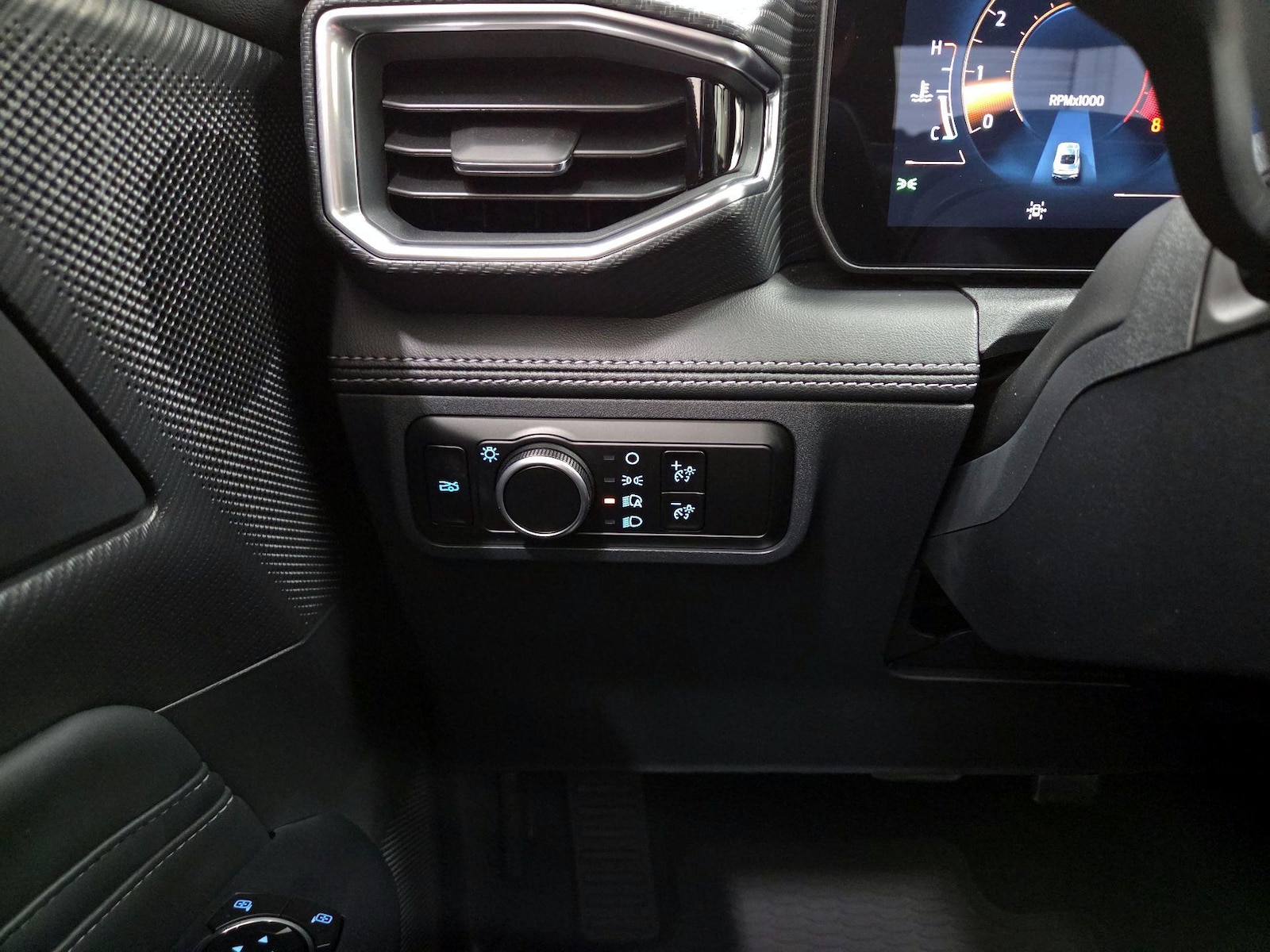2025 Ford Mustang EcoBoost Premium - Photo 14