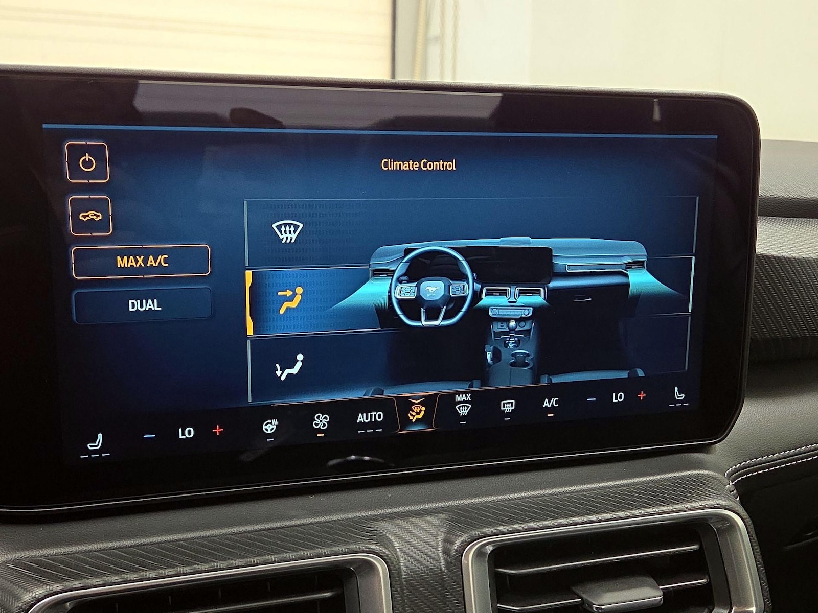 2025 Ford Mustang EcoBoost Premium - Photo 18
