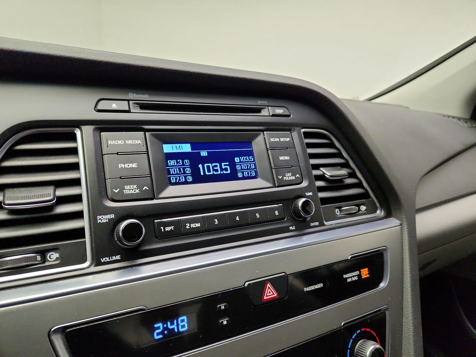 Thumbnail: 2015 Hyundai Sonata - 12
