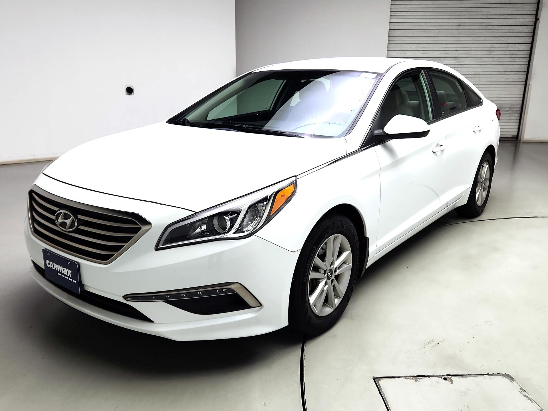 Thumbnail: 2015 Hyundai Sonata - 3