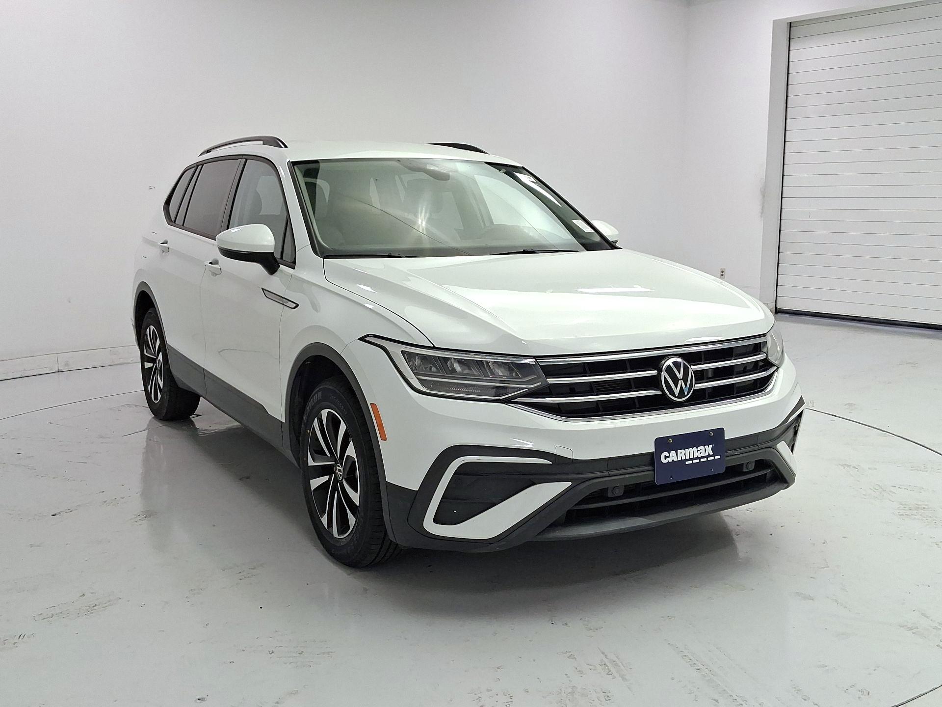 Thumbnail: 2023 Volkswagen Tiguan - 1