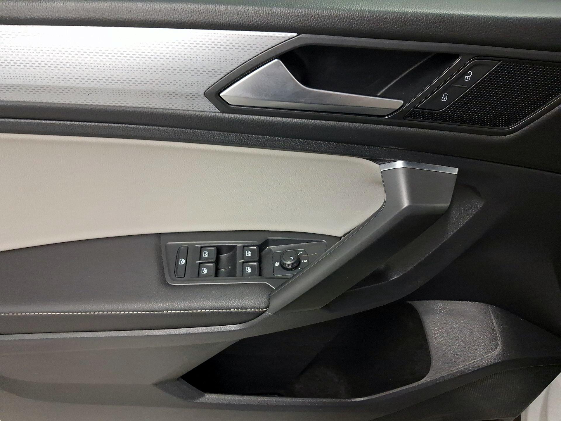 Thumbnail: 2023 Volkswagen Tiguan - 10