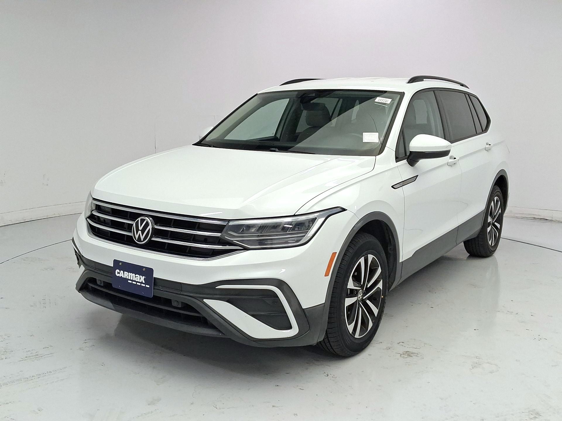 Thumbnail: 2023 Volkswagen Tiguan - 3