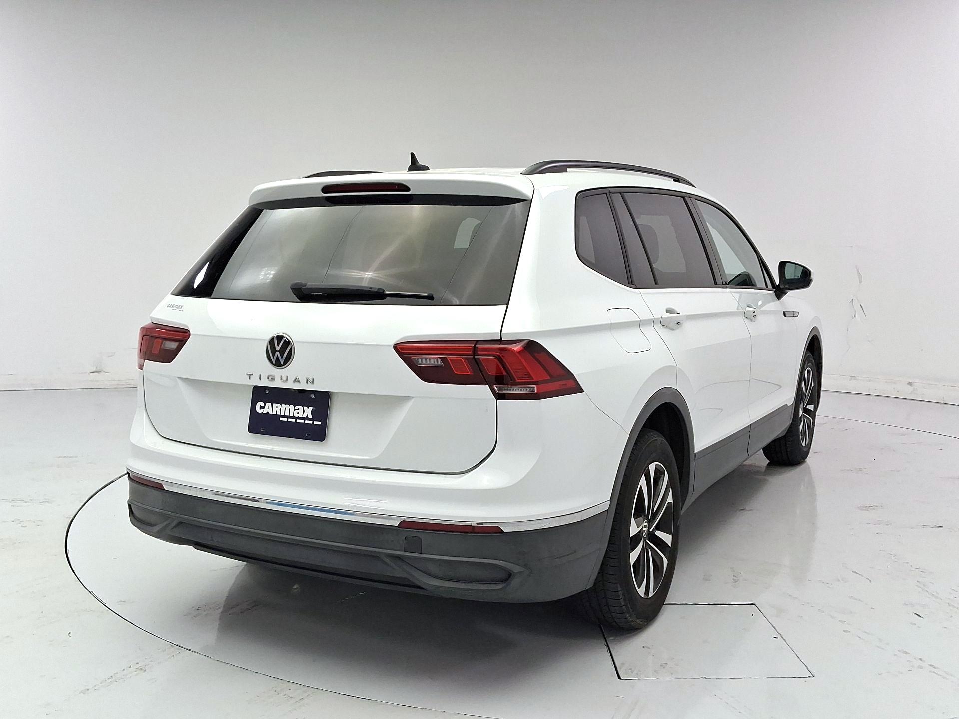 Thumbnail: 2023 Volkswagen Tiguan - 5