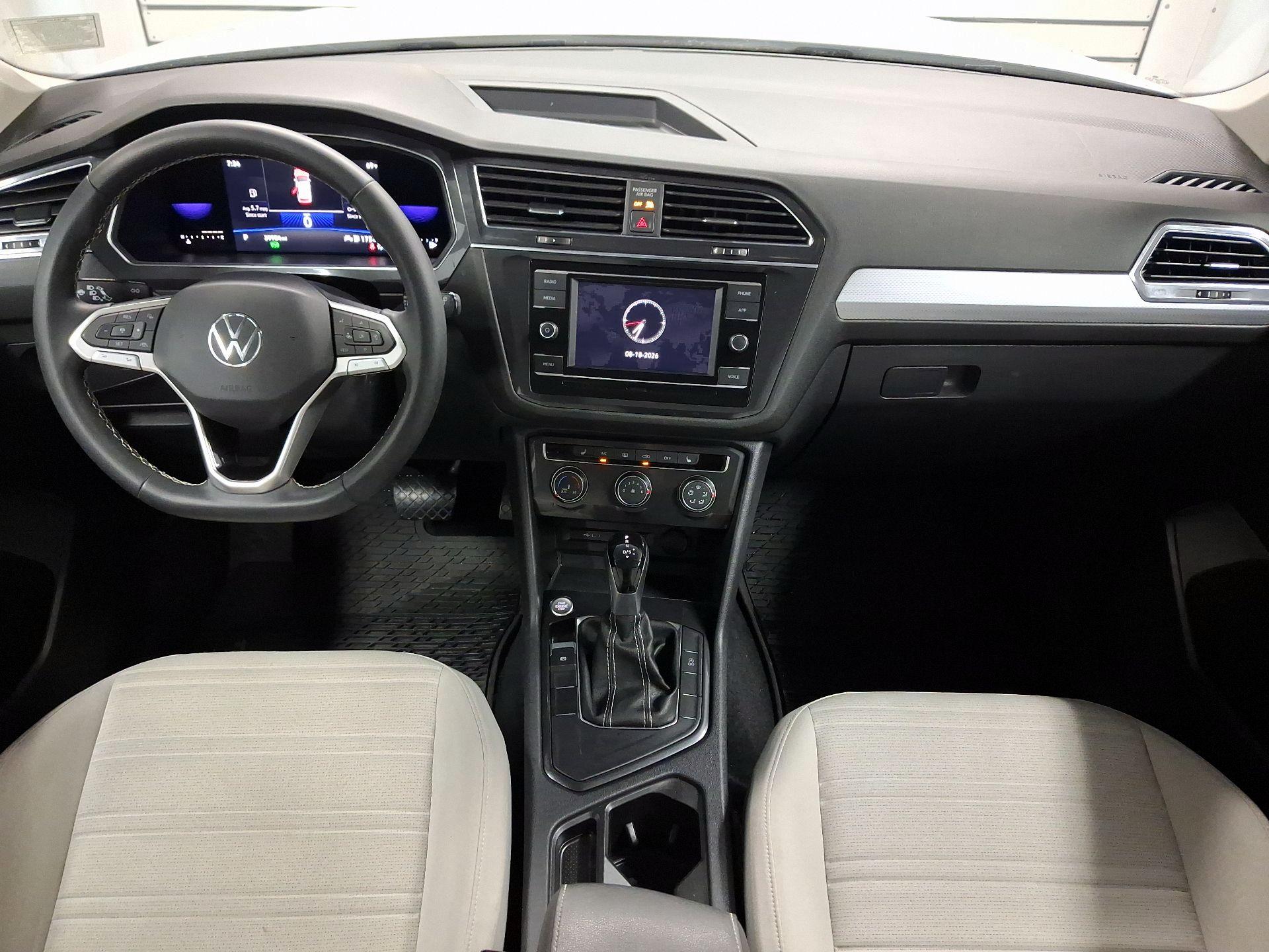 Thumbnail: 2023 Volkswagen Tiguan - 8