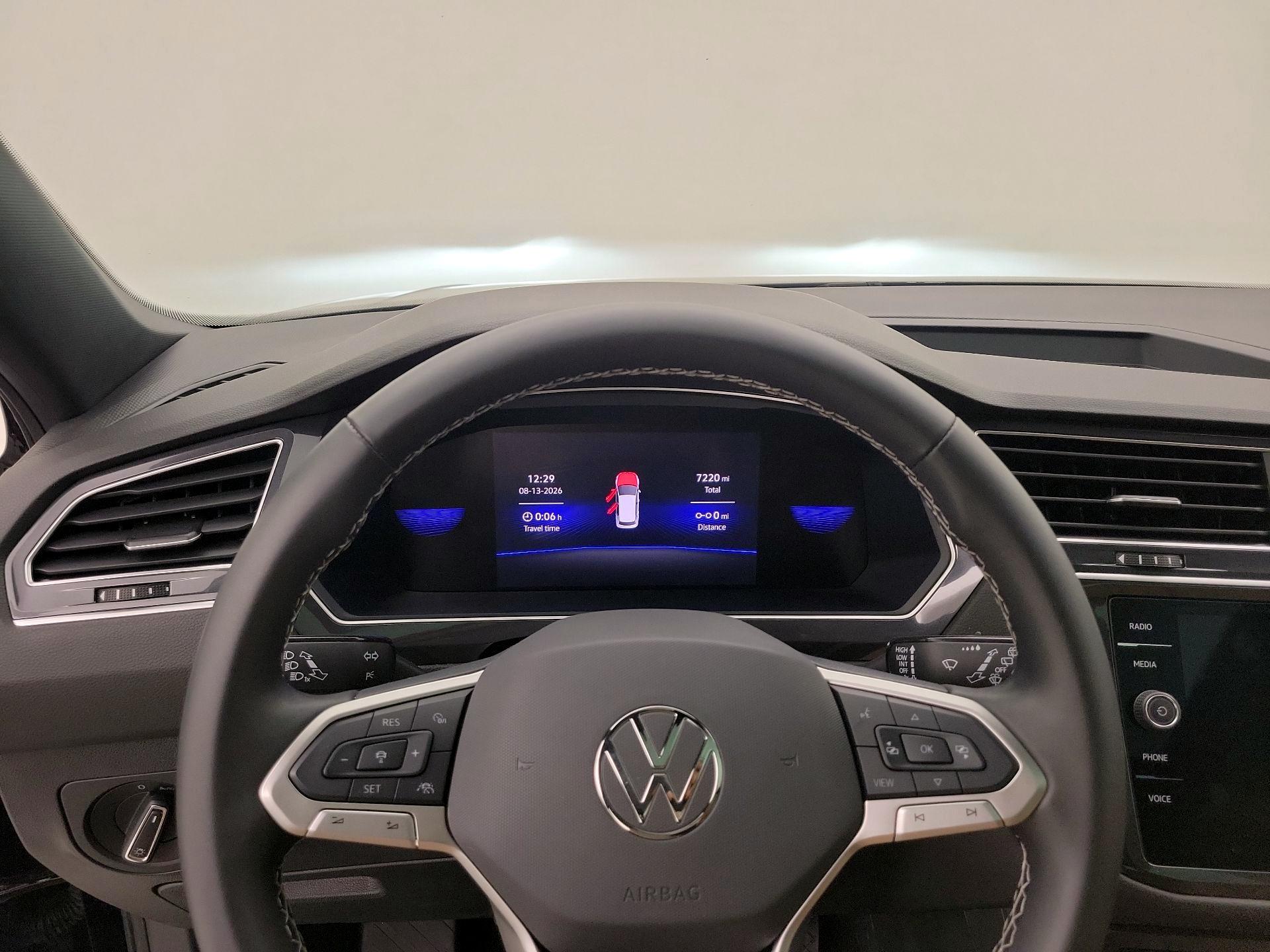 Thumbnail: 2024 Volkswagen Tiguan - 9