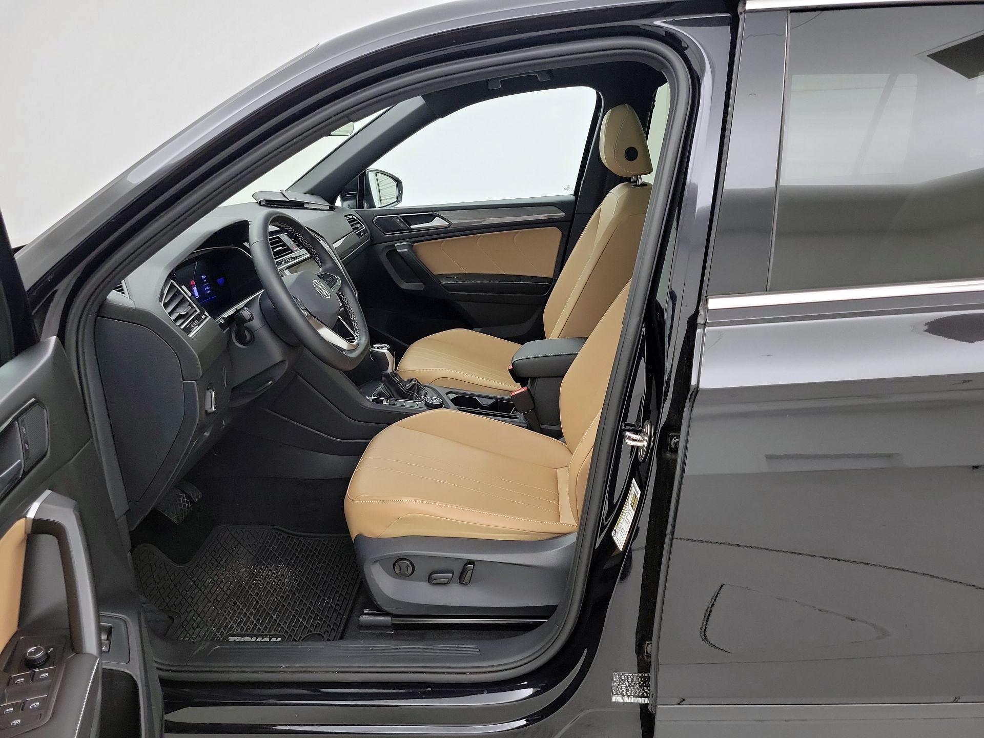 Thumbnail: 2024 Volkswagen Tiguan - 11
