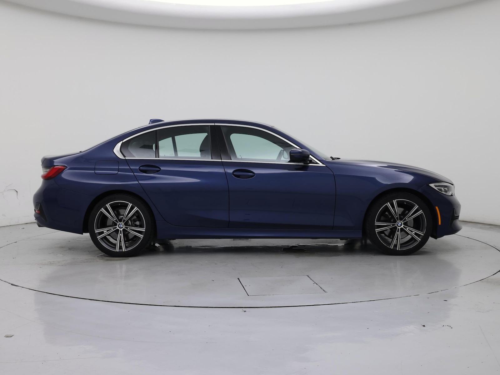 2021 BMW 3 Series 330i - Photo 8