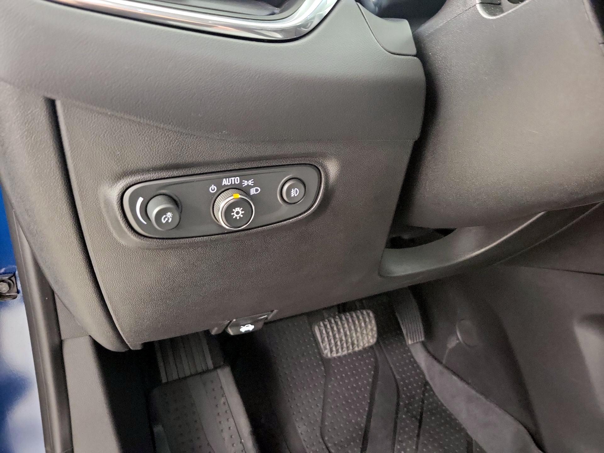 Thumbnail: 2020 Chevrolet Equinox - 13