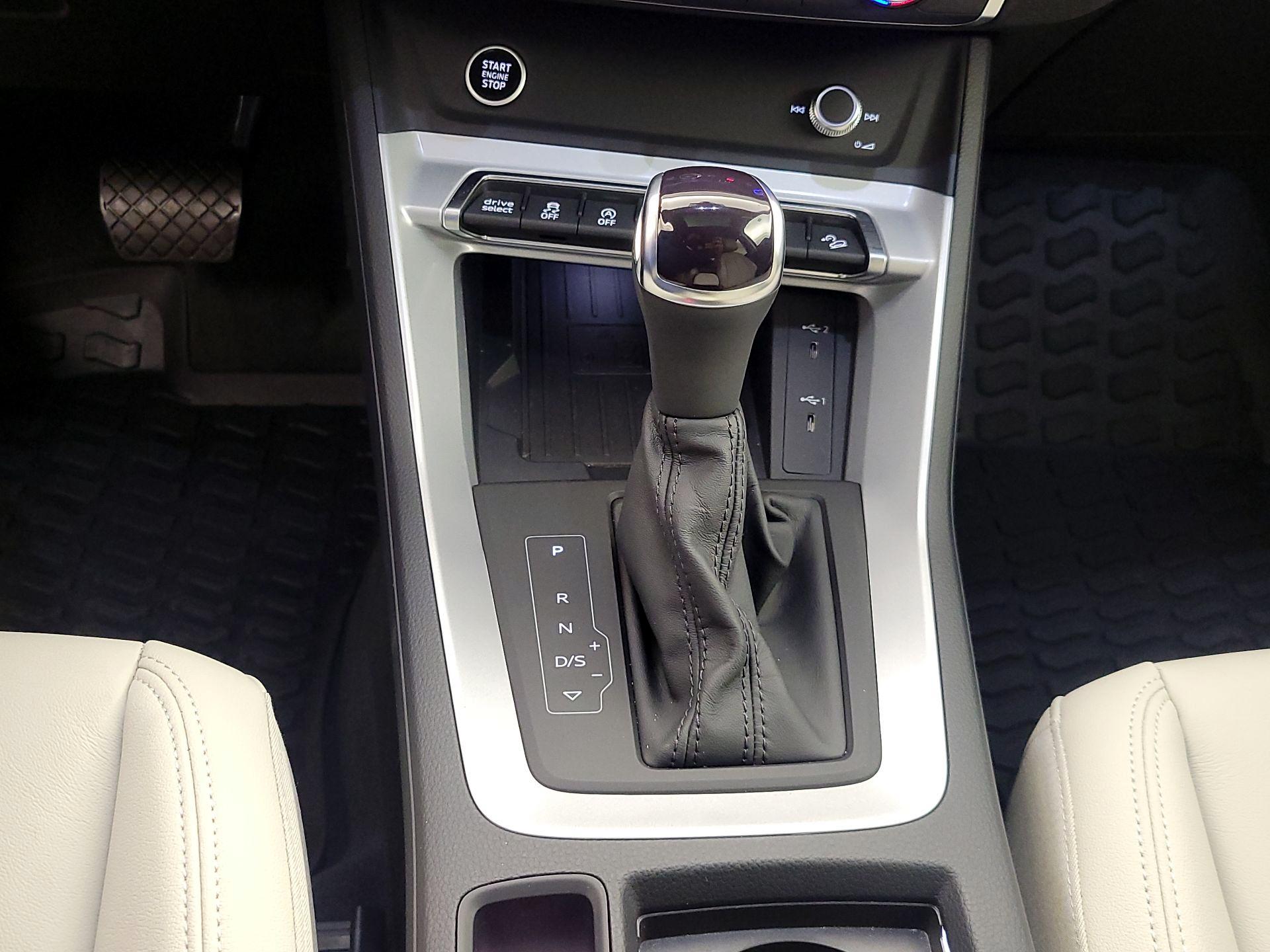 Thumbnail: 2024 Audi Q3 - 17