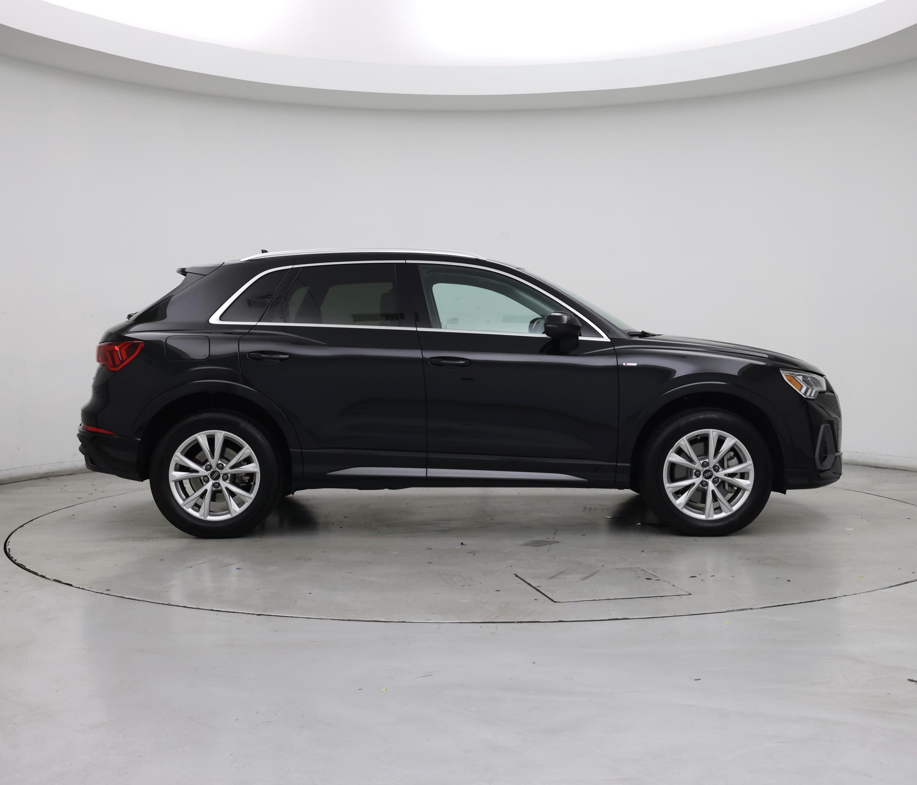 Thumbnail: 2024 Audi Q3 - 7