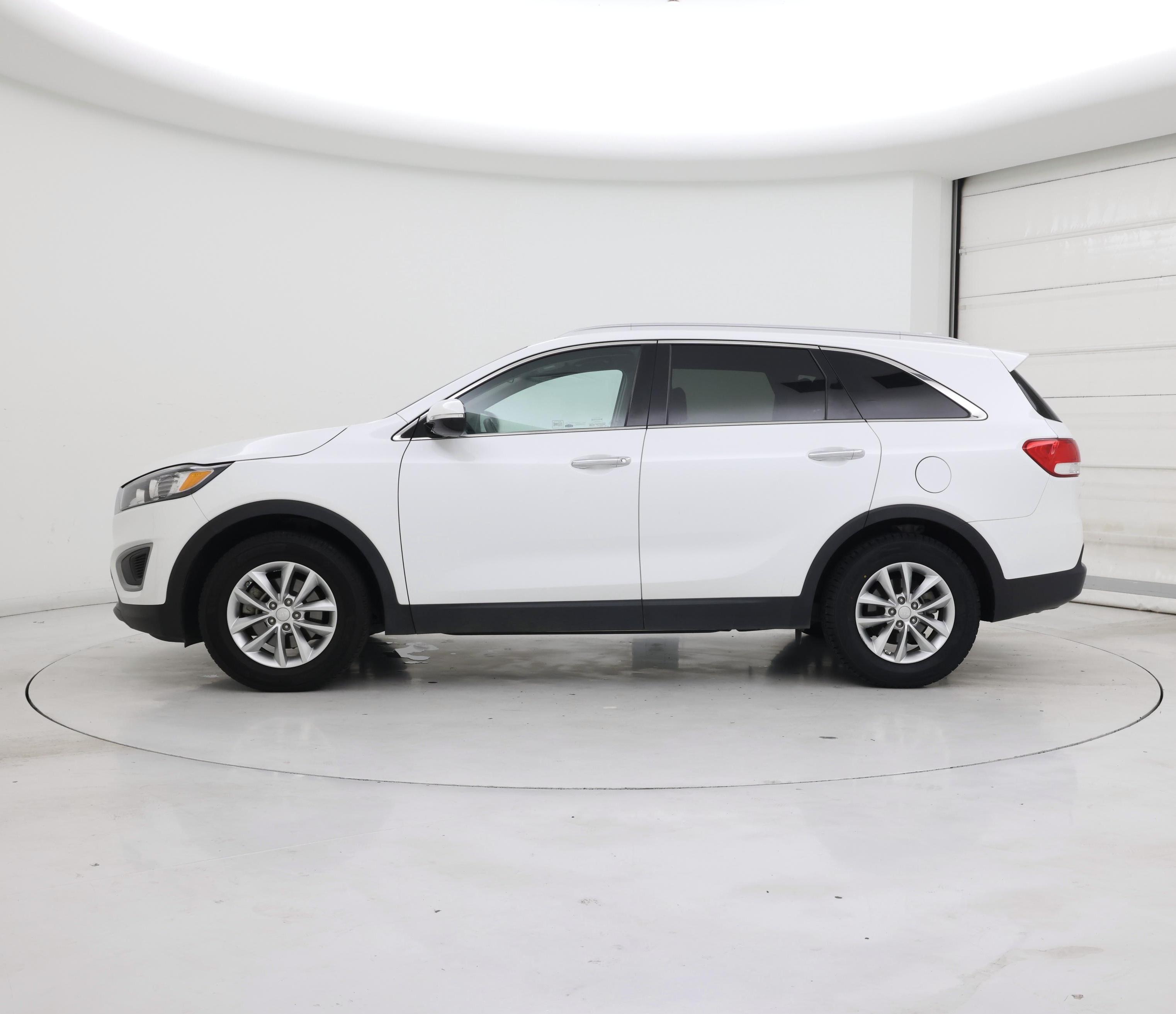 Thumbnail: 2018 Kia Sorento - 3