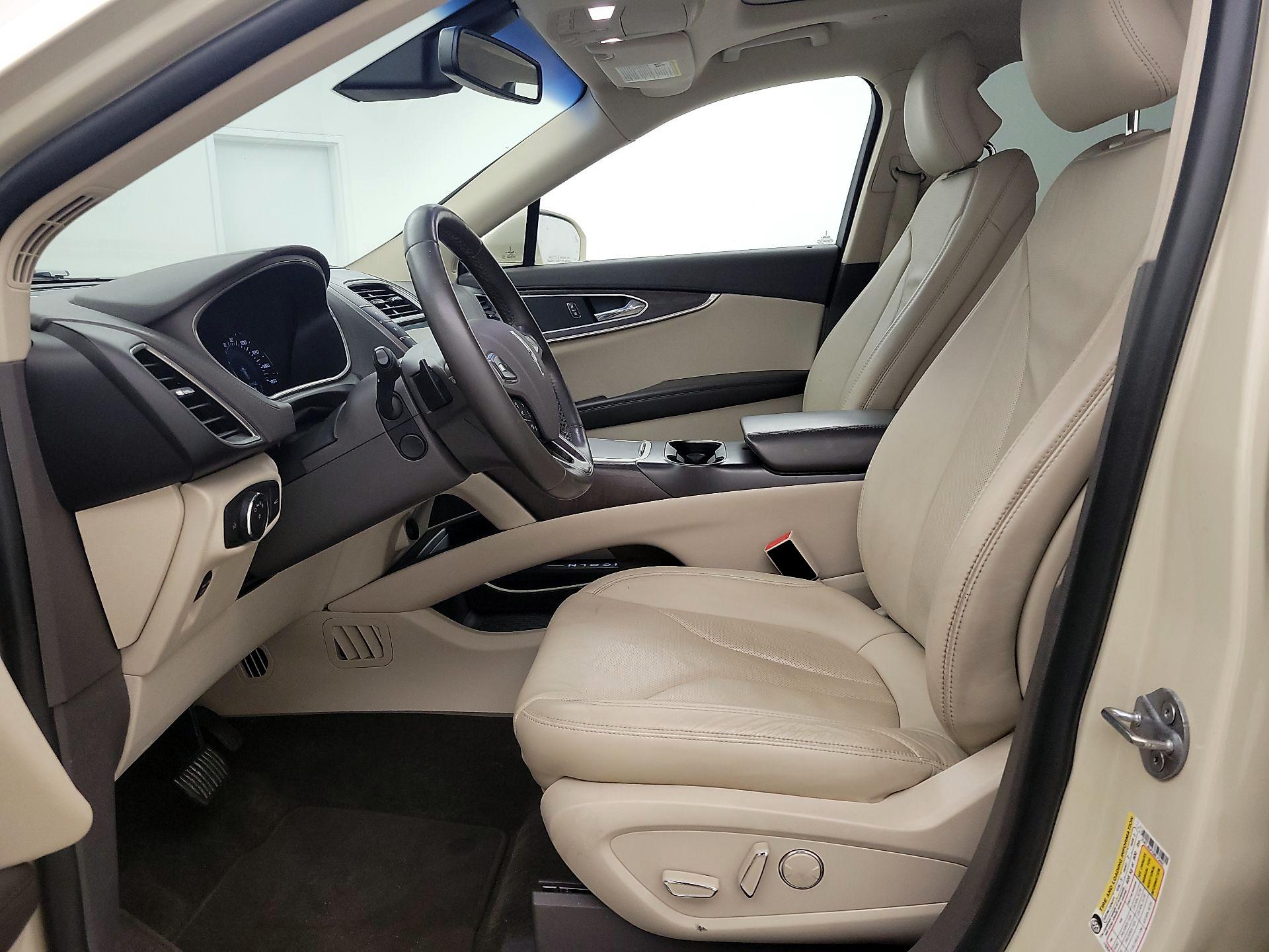 Thumbnail: 2016 Lincoln MKX - 11