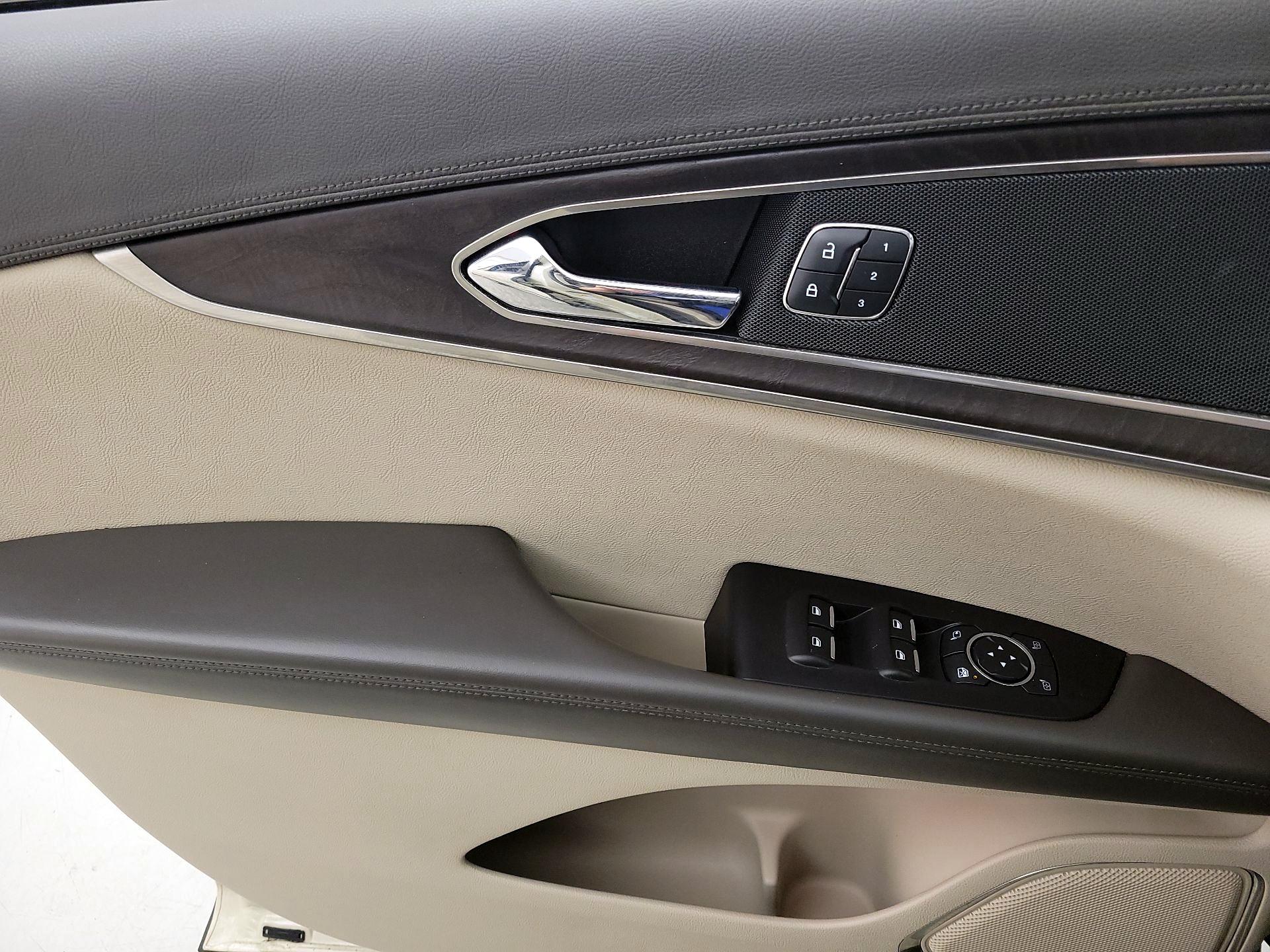 Thumbnail: 2016 Lincoln MKX - 12