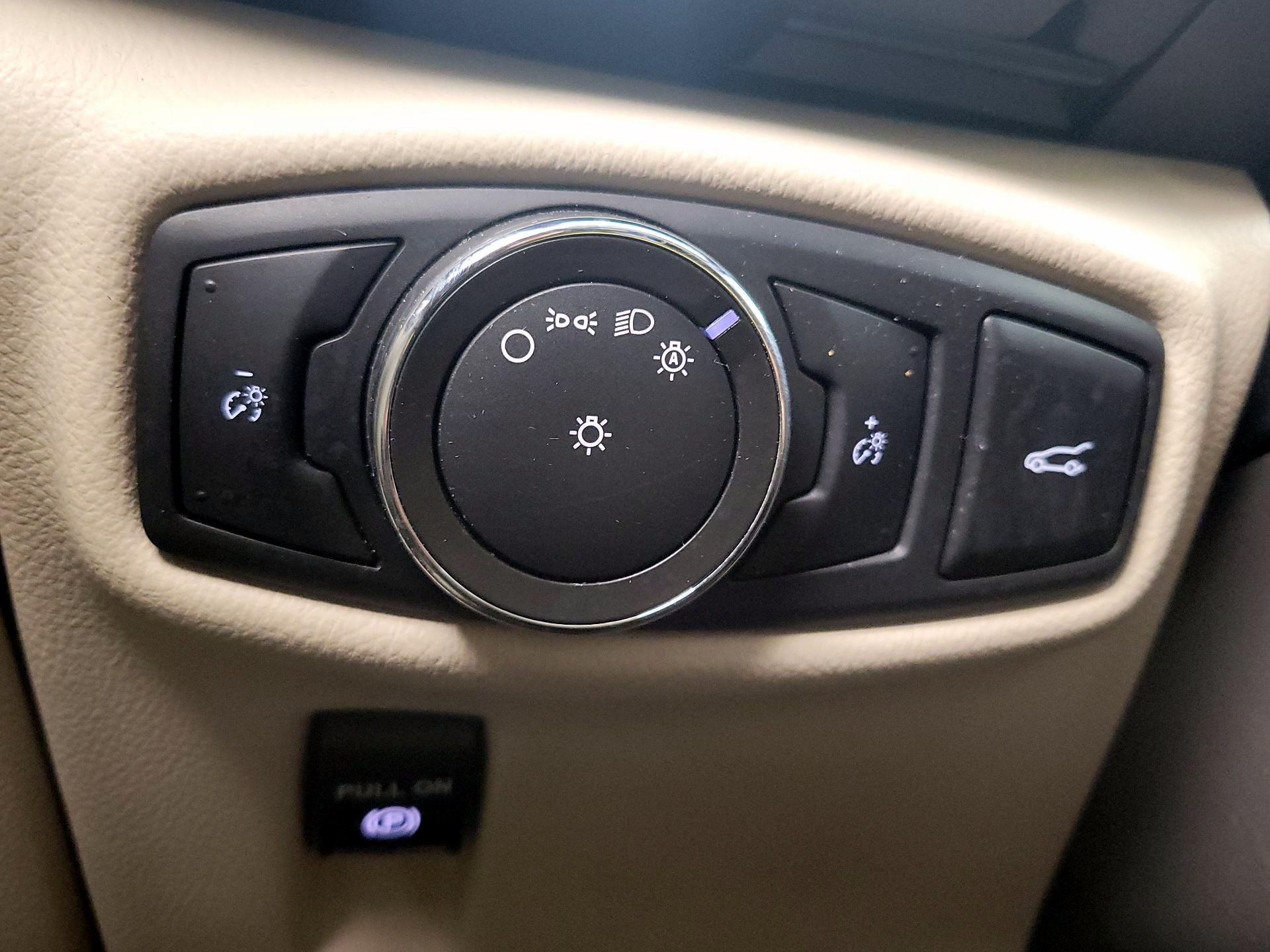 Thumbnail: 2016 Lincoln MKX - 13