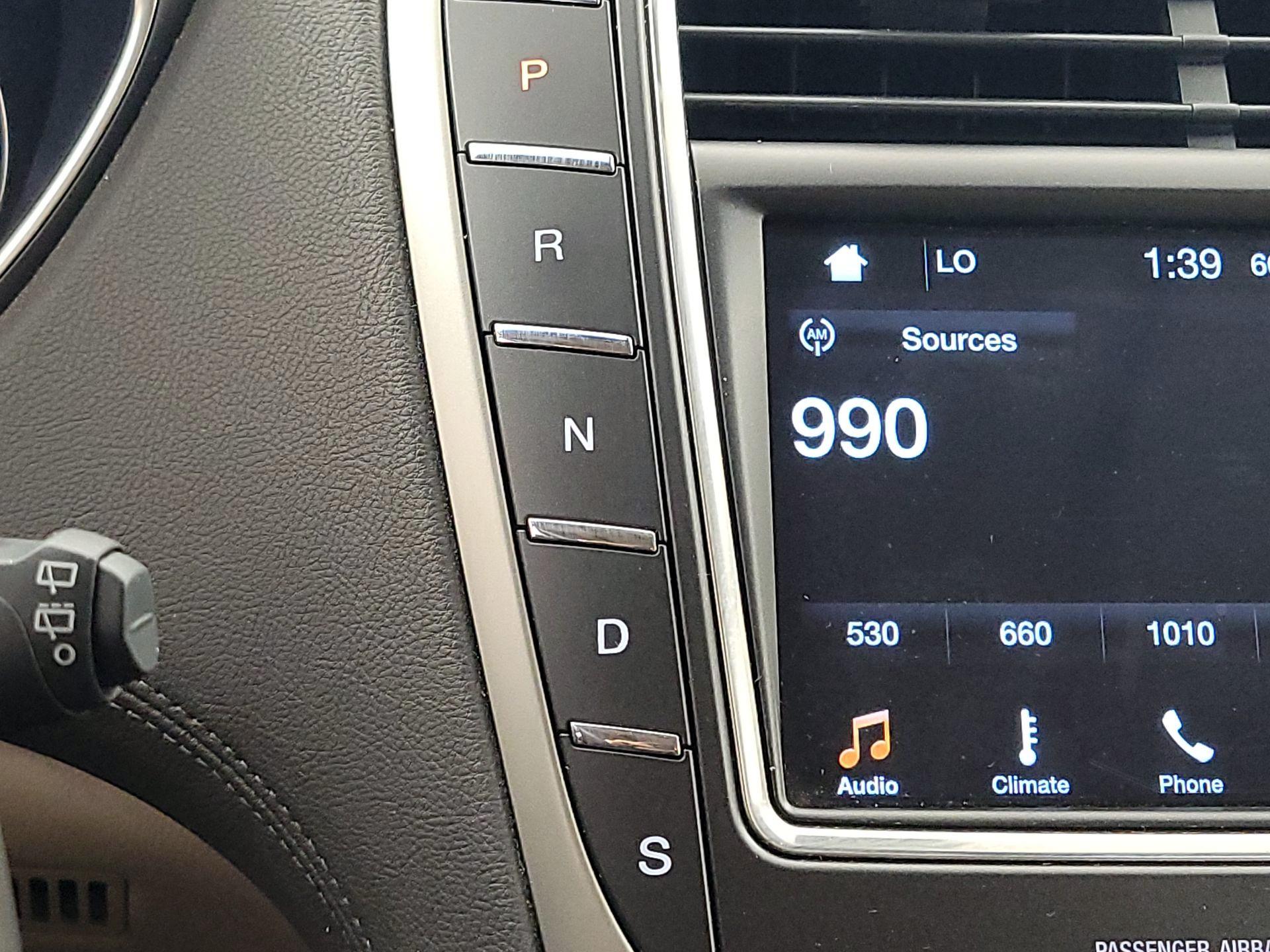 Thumbnail: 2016 Lincoln MKX - 18